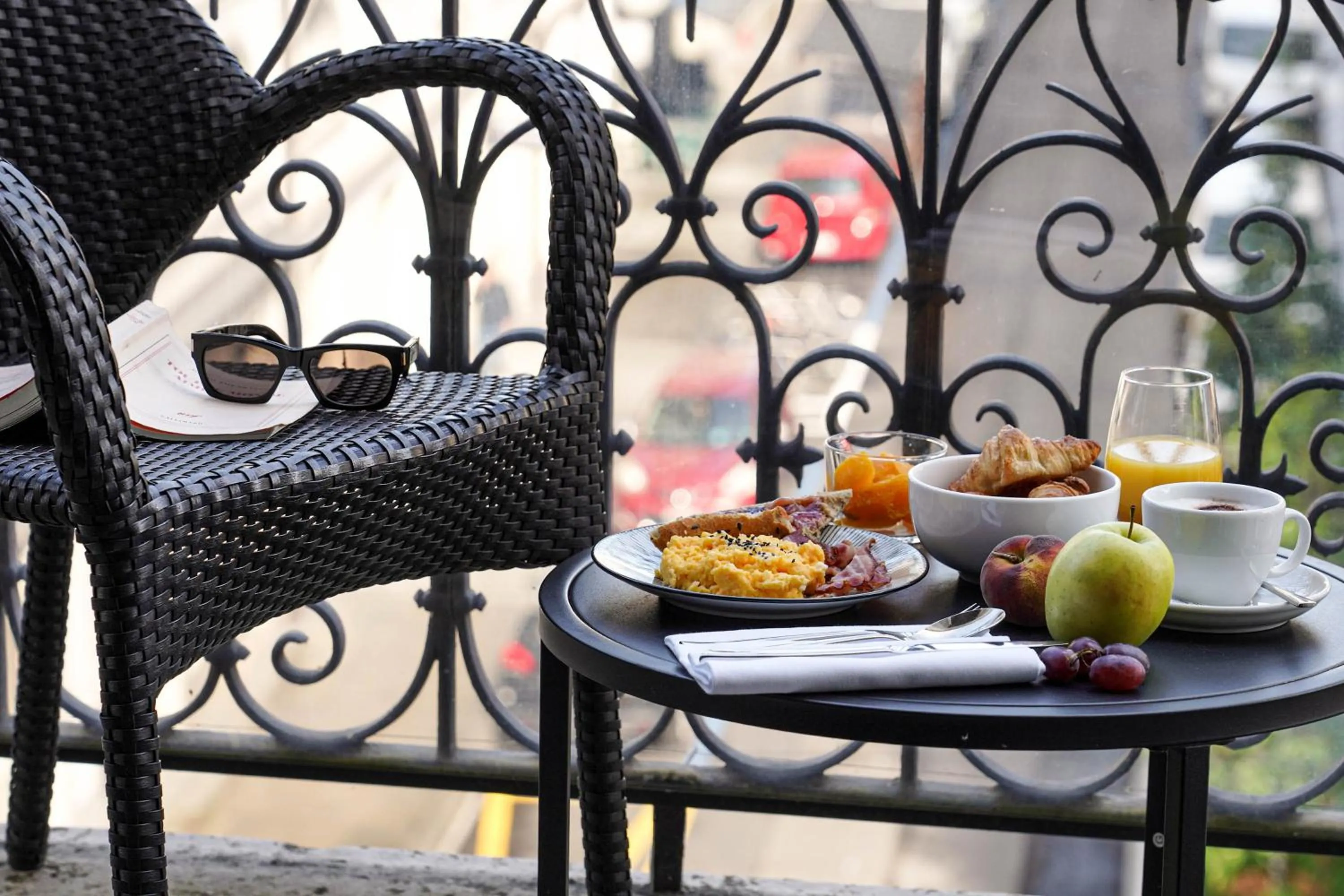 Balcony/Terrace in Eastwest Hôtel by Malone