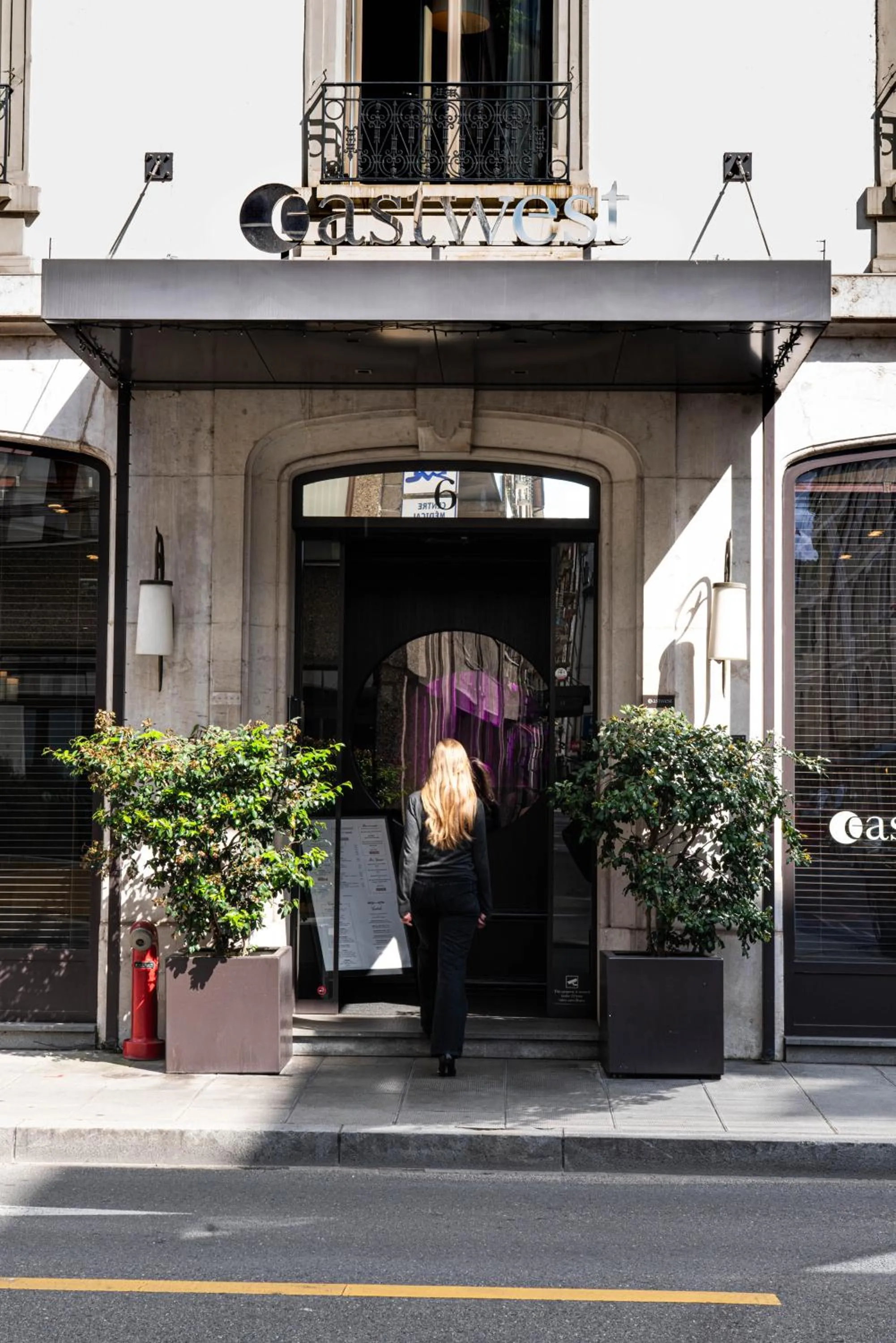 Facade/entrance in Eastwest Hôtel by Malone