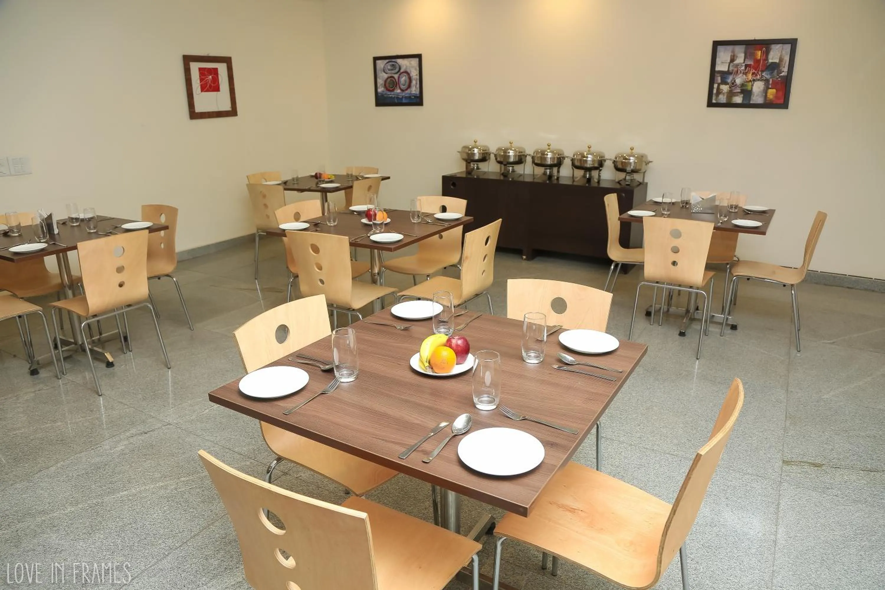 Restaurant/places to eat in Ahuja Residency City Centre