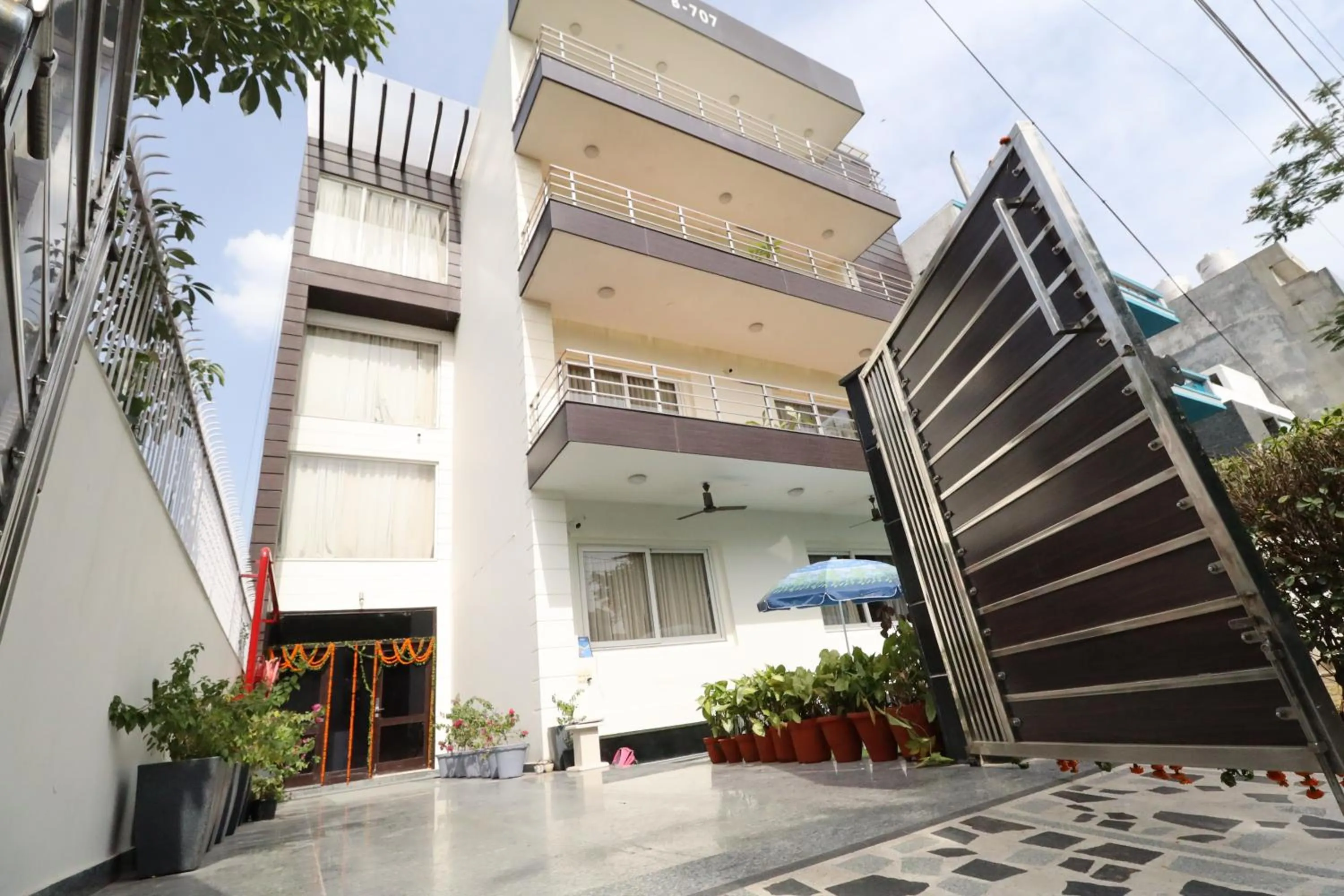 Property building in Ahuja Residency City Centre