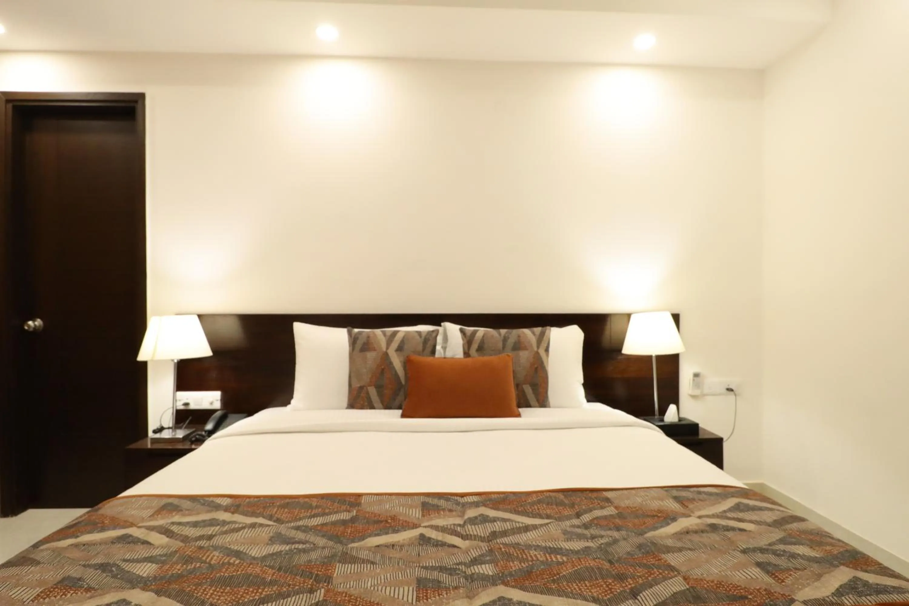 Bed in Ahuja Residency City Centre