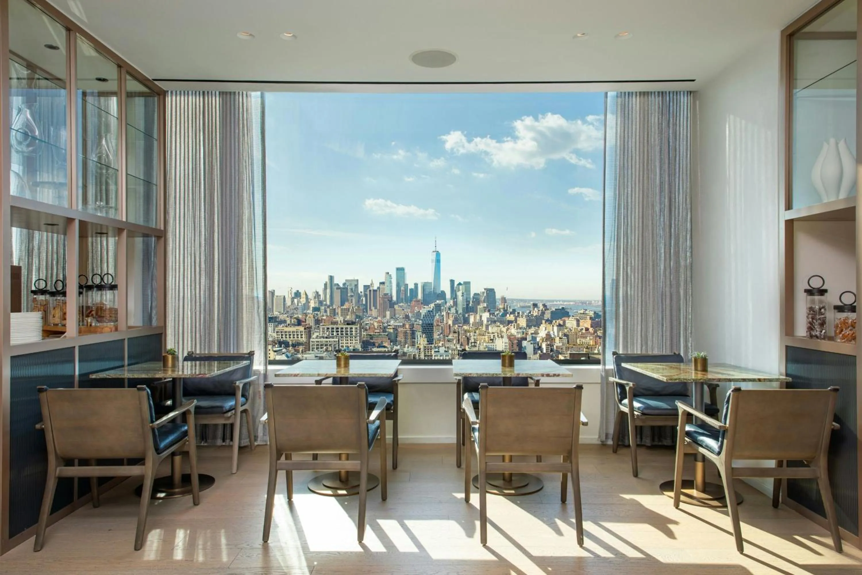Lounge or bar in The Ritz-Carlton New York, NoMad