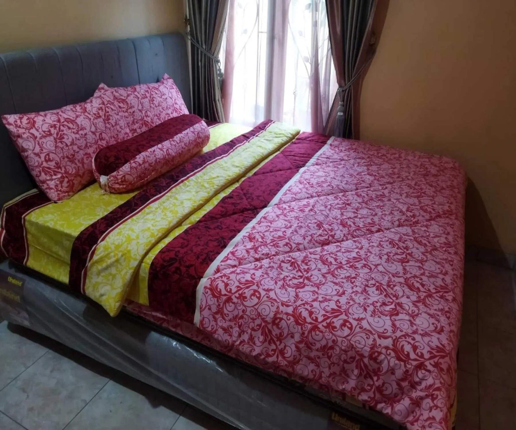 Bed in Algira Homestay Prambanan