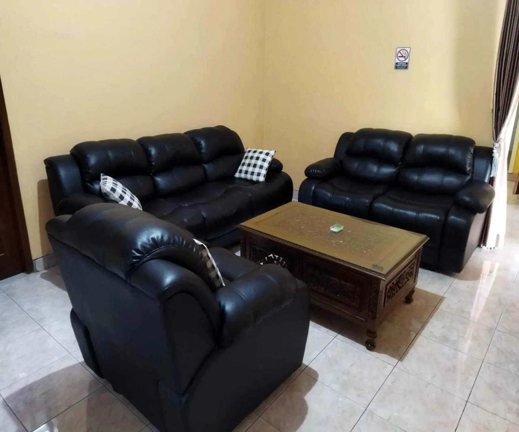 Lobby or reception in Algira Homestay Prambanan