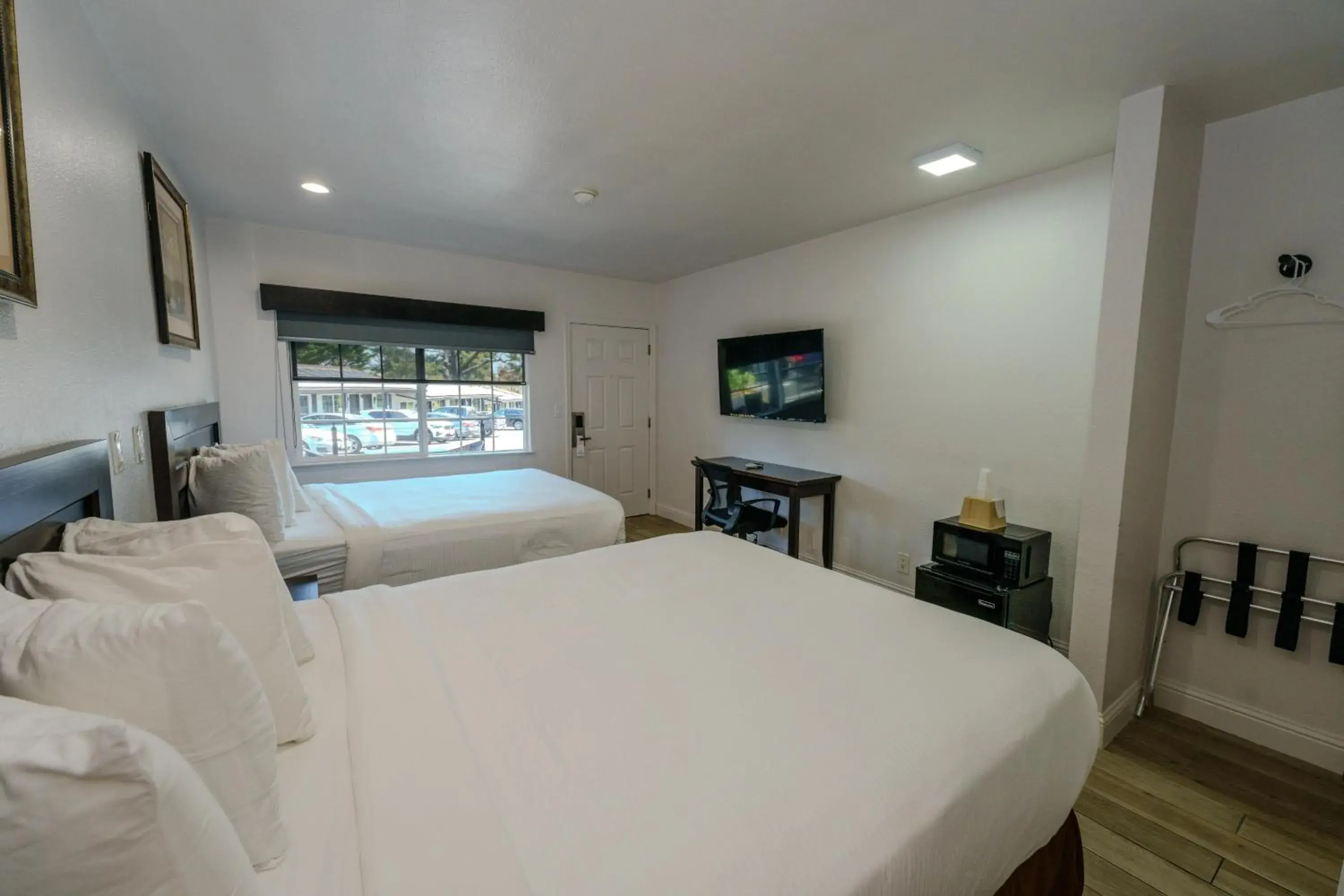 Bedroom, Bed in Monterey Surf Inn Bedroom, Bed in Monterey Surf Inn