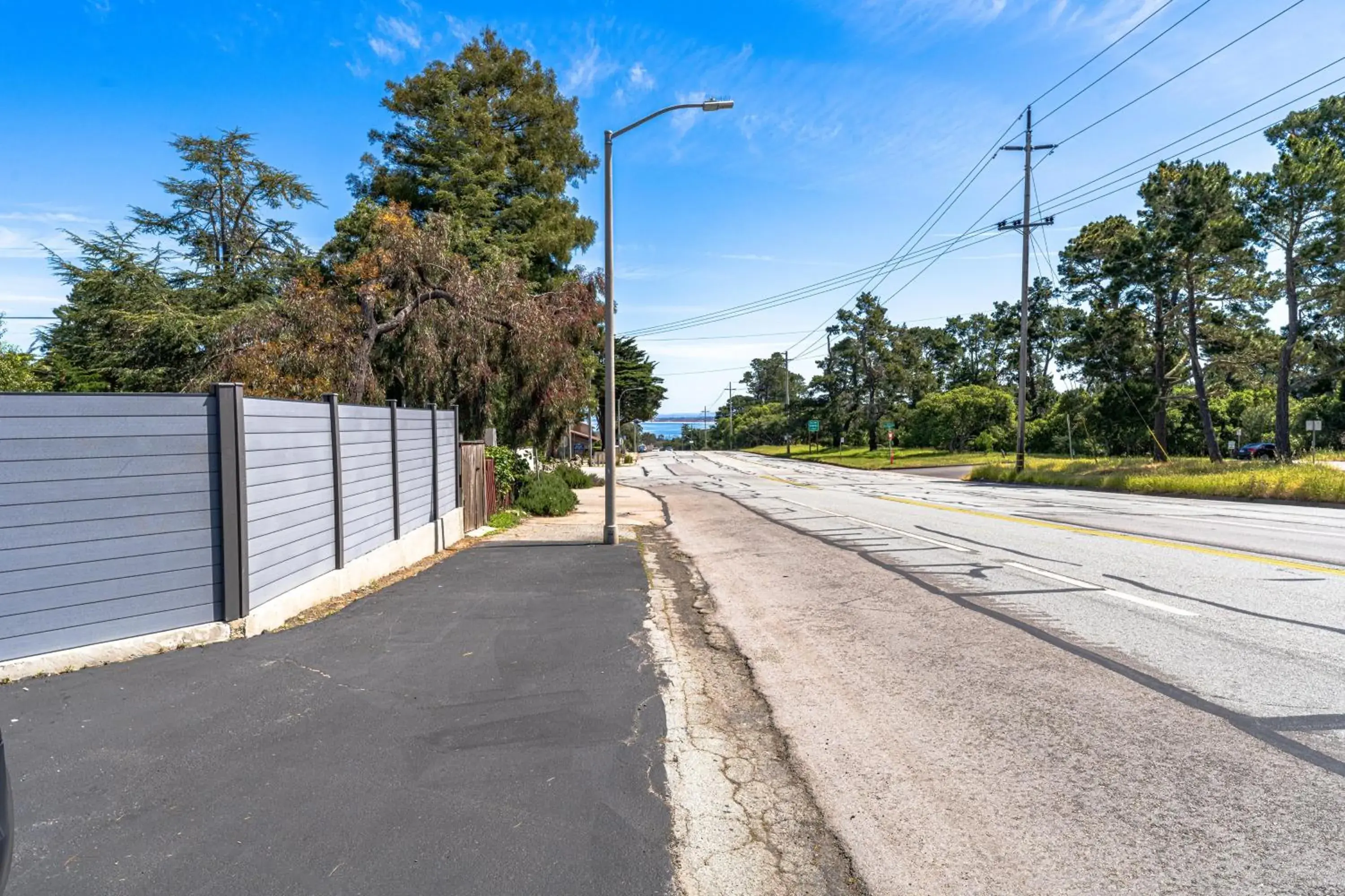 Property building in Monterey Surf Inn Property building in Monterey Surf Inn