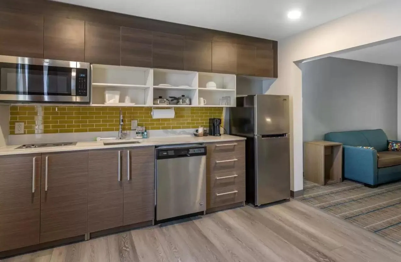 Kitchen or kitchenette in MainStay Suites Lebanon - Nashville Area