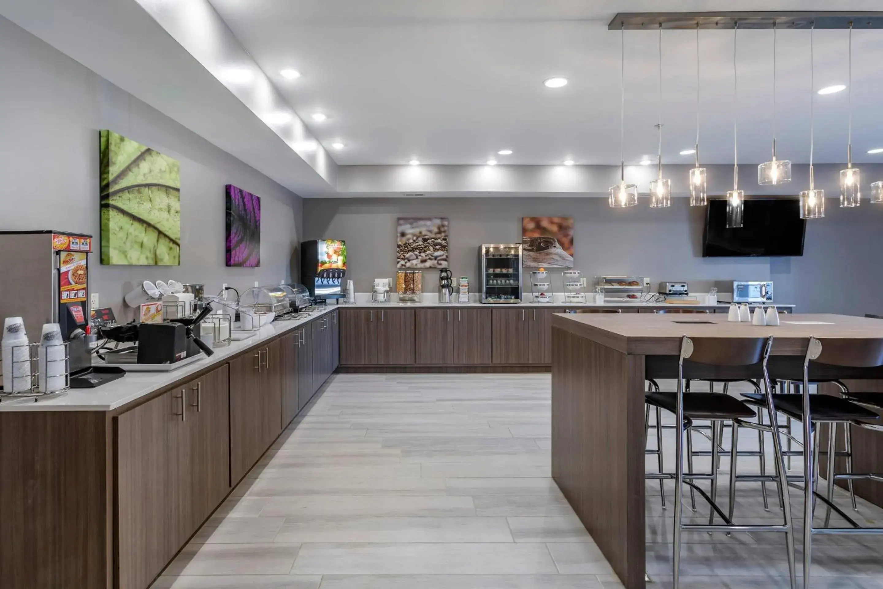 Breakfast in MainStay Suites Lebanon - Nashville Area Breakfast in MainStay Suites Lebanon - Nashville Area