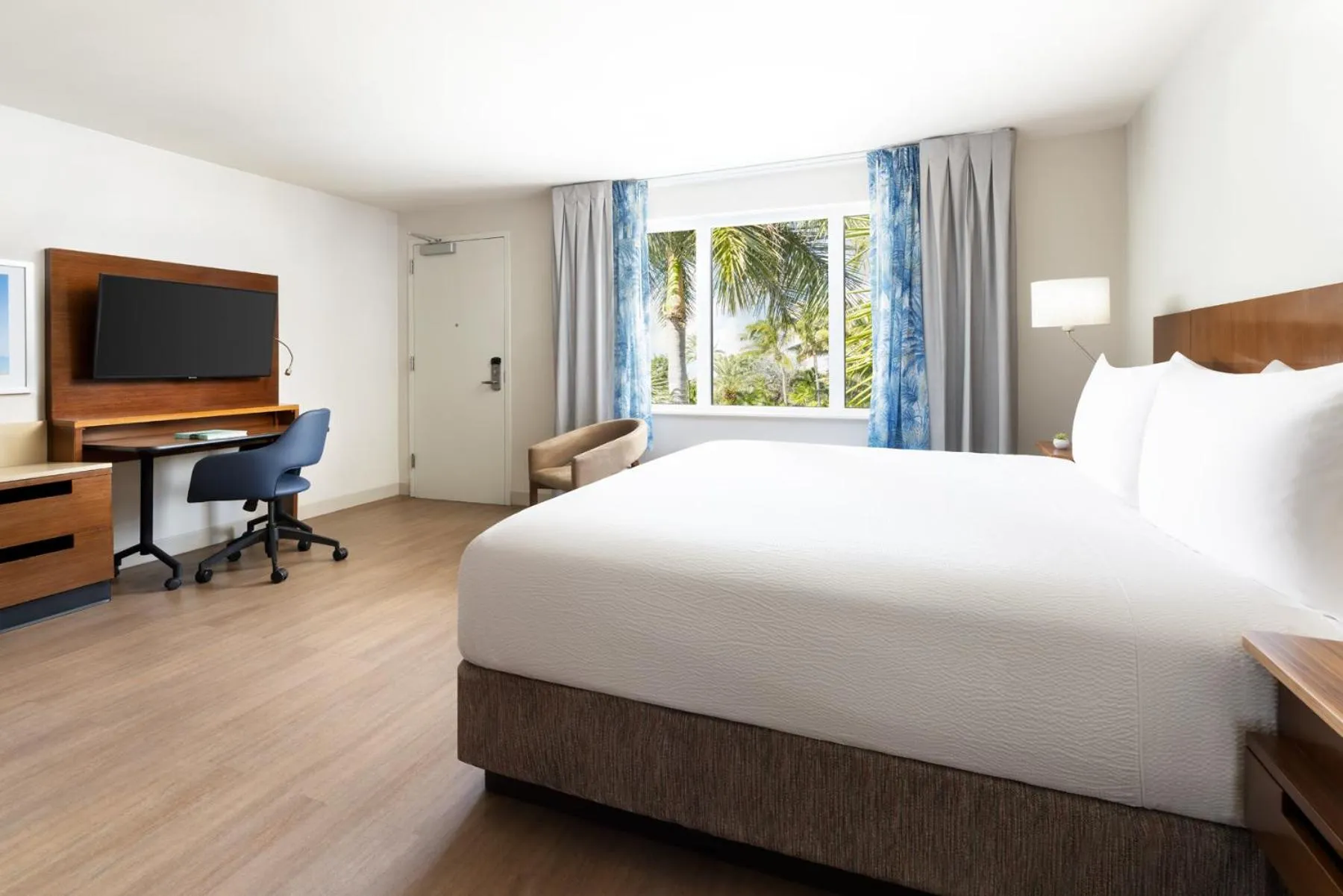 Bed in Fairfield Inn & Suites by Marriott Key West at The Keys Collection