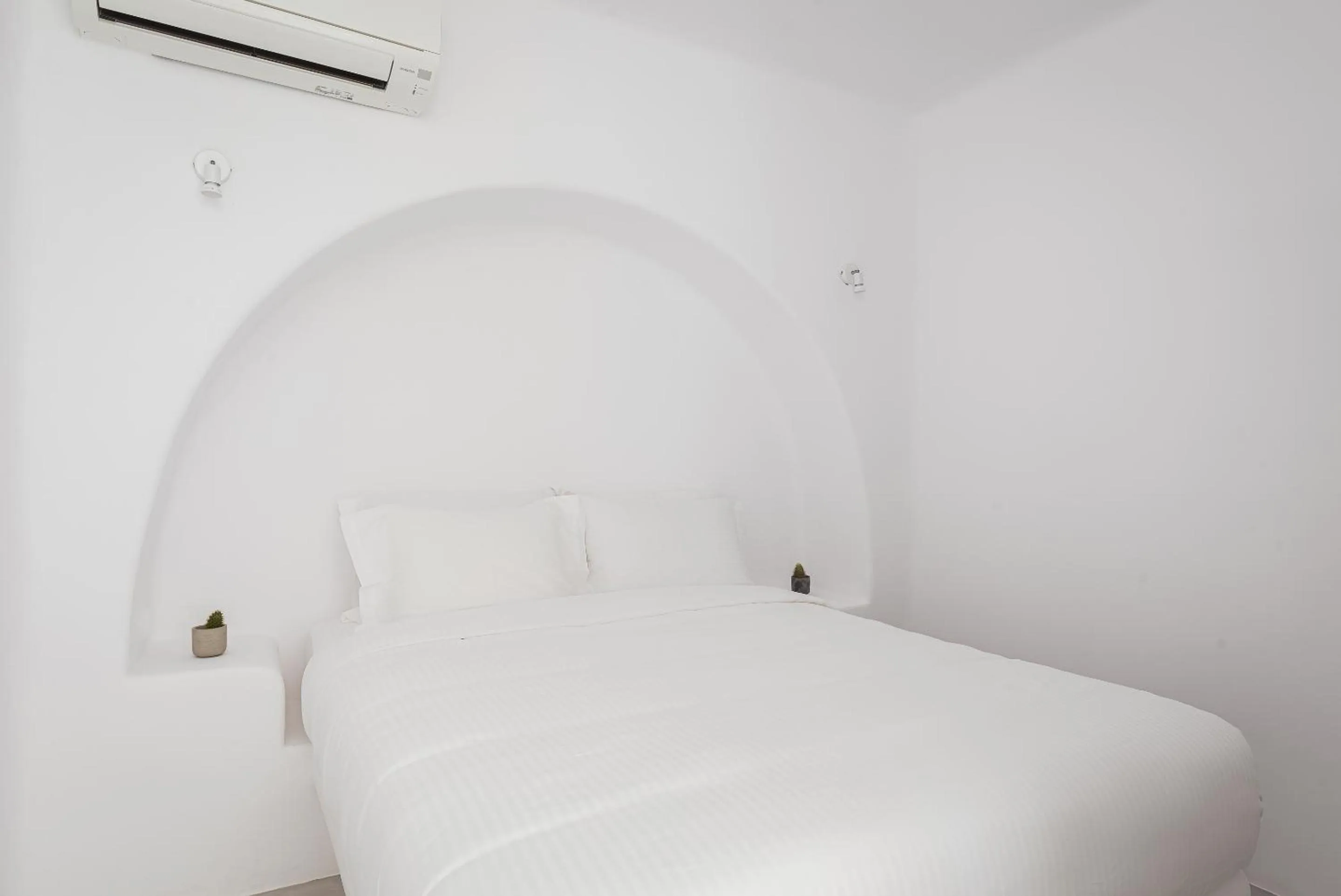 Bed in Koumi Homes Mykonos