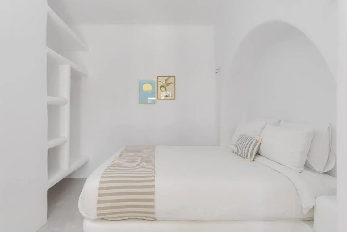 Bed in Koumi Homes Mykonos