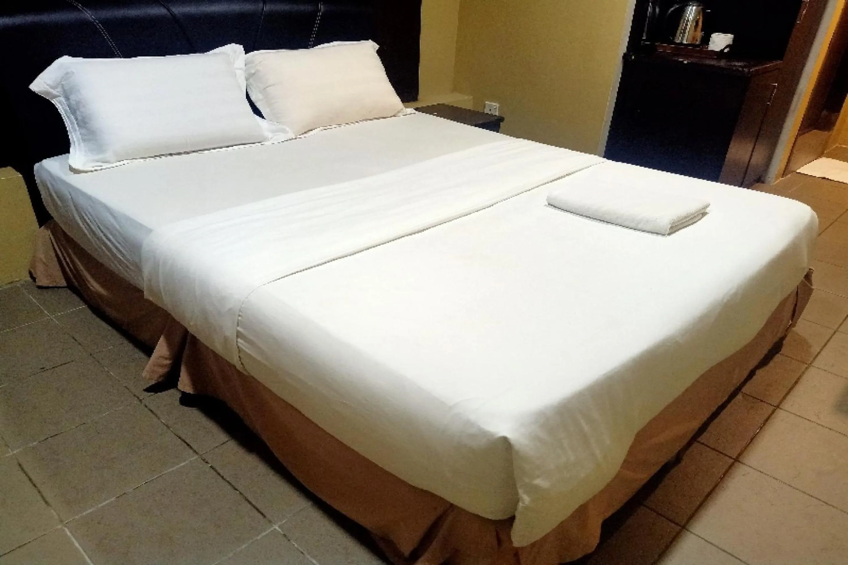 Bedroom, Bed in OYO 90411 Perdana Hotel Labuan