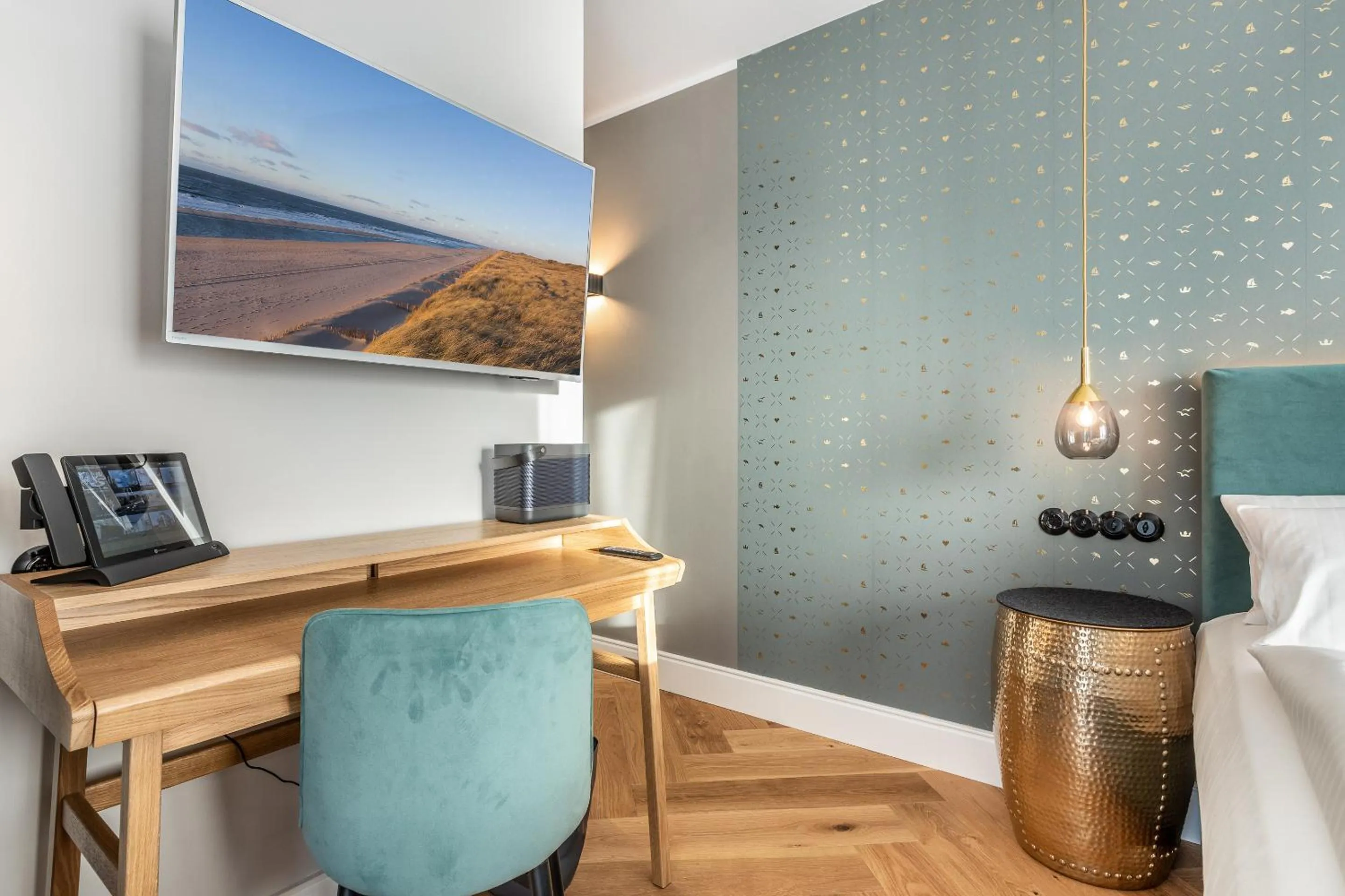 TV and multimedia in I LOVE SYLT Hotel Terminus ADULTS ONLY