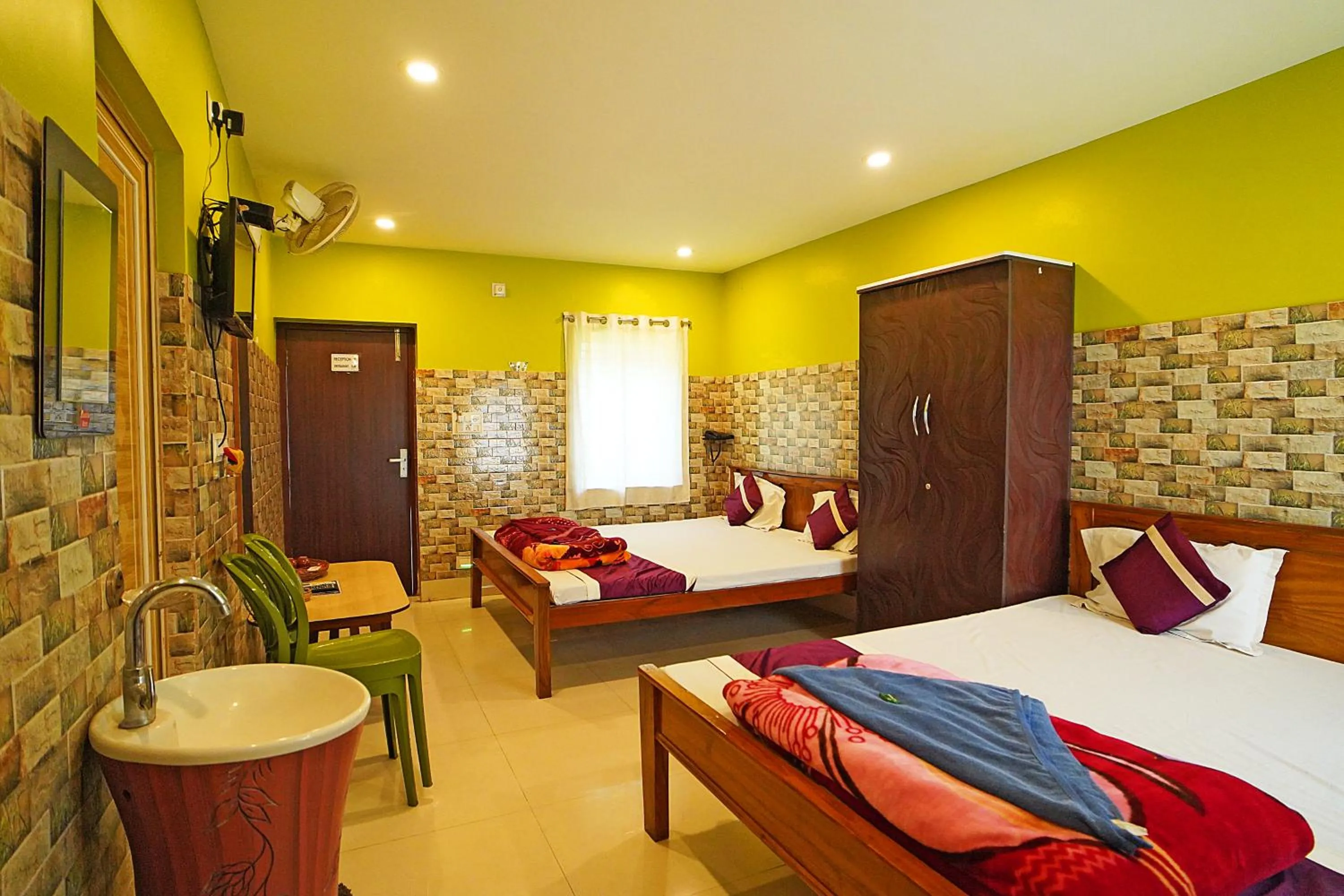 Bed in Resort Neel Nirjan !! Best Family Couple friendly family Resort!!