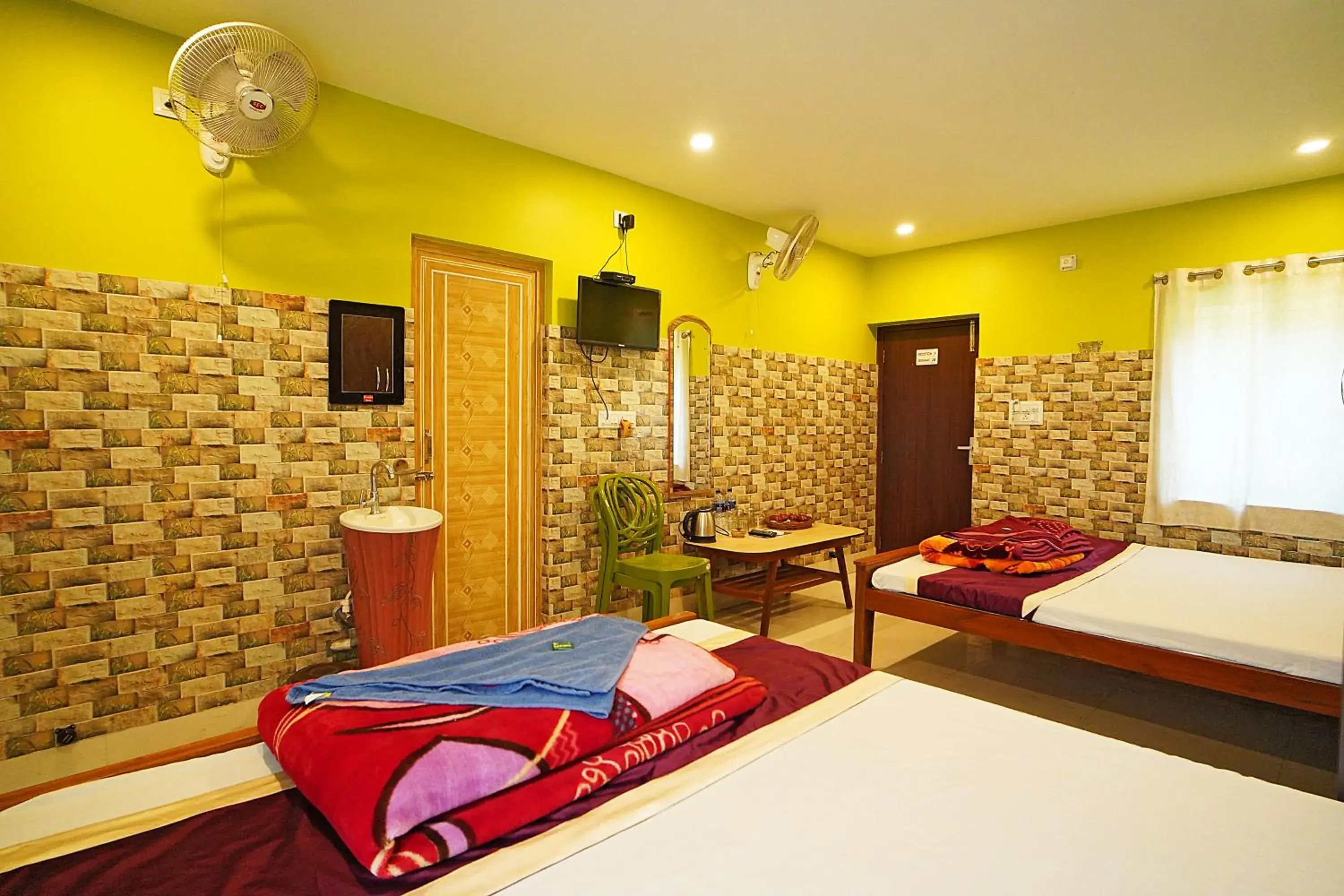 Bed in Resort Neel Nirjan !! Best Family Couple friendly family Resort!! Bed in Resort Neel Nirjan !! Best Family Couple friendly family Resort!!