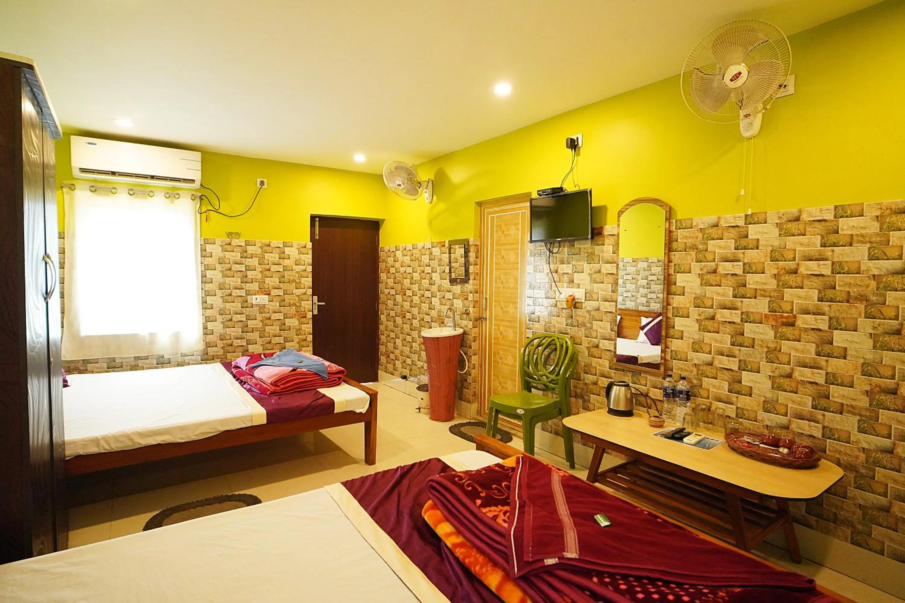 Bed in Resort Neel Nirjan !! Best Family Couple friendly family Resort!!