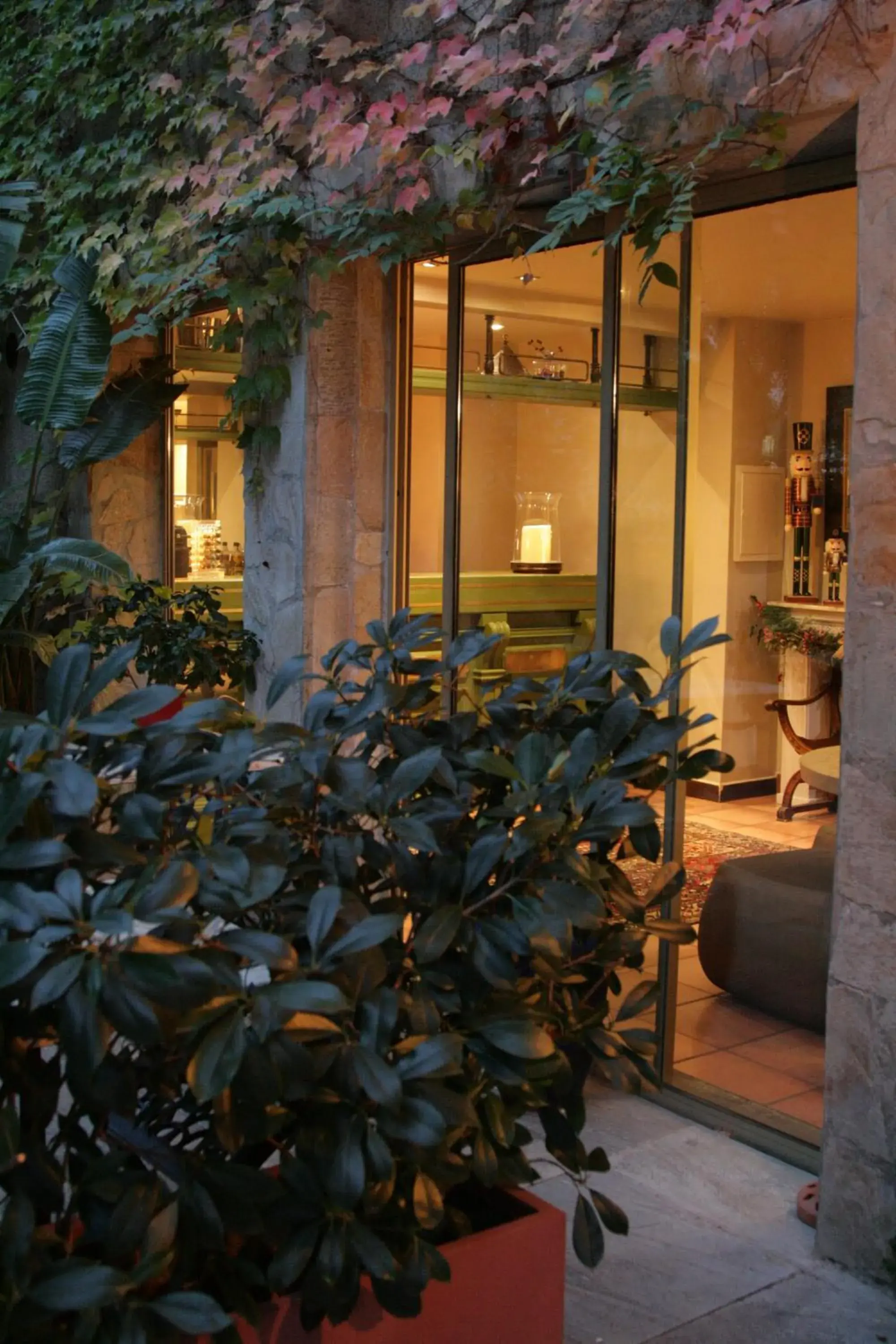 Lounge or bar in Hôtel Albion Lounge or bar in Hôtel Albion