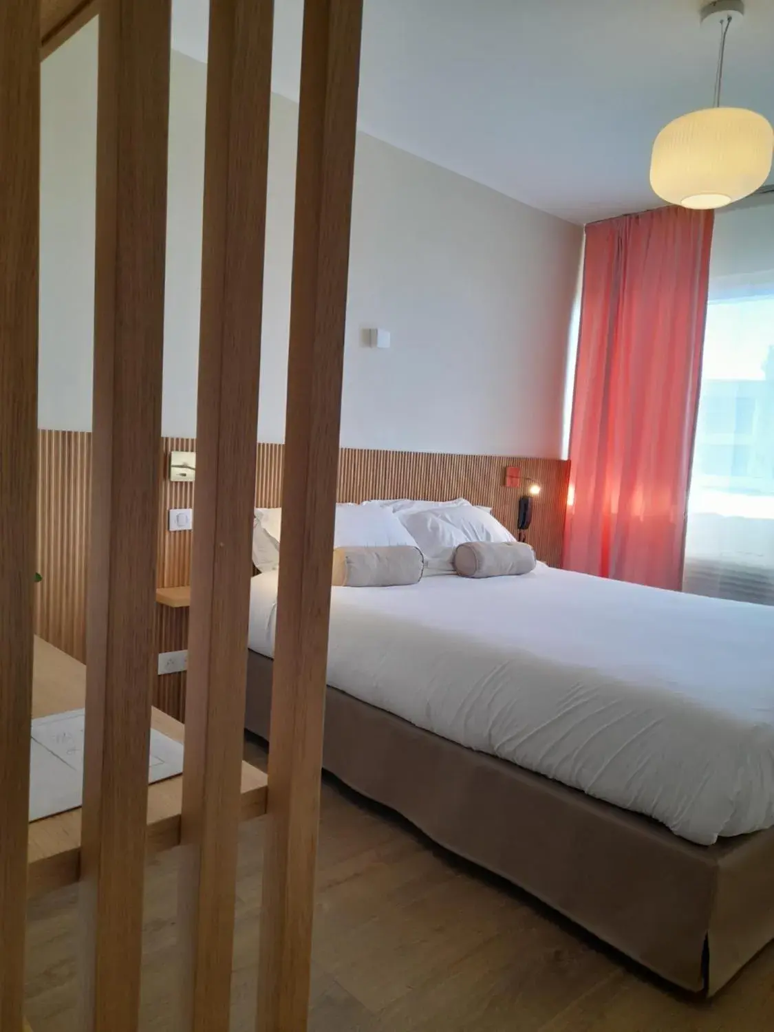 Photo of the whole room, Bed in Hôtel Albion Photo of the whole room, Bed in Hôtel Albion