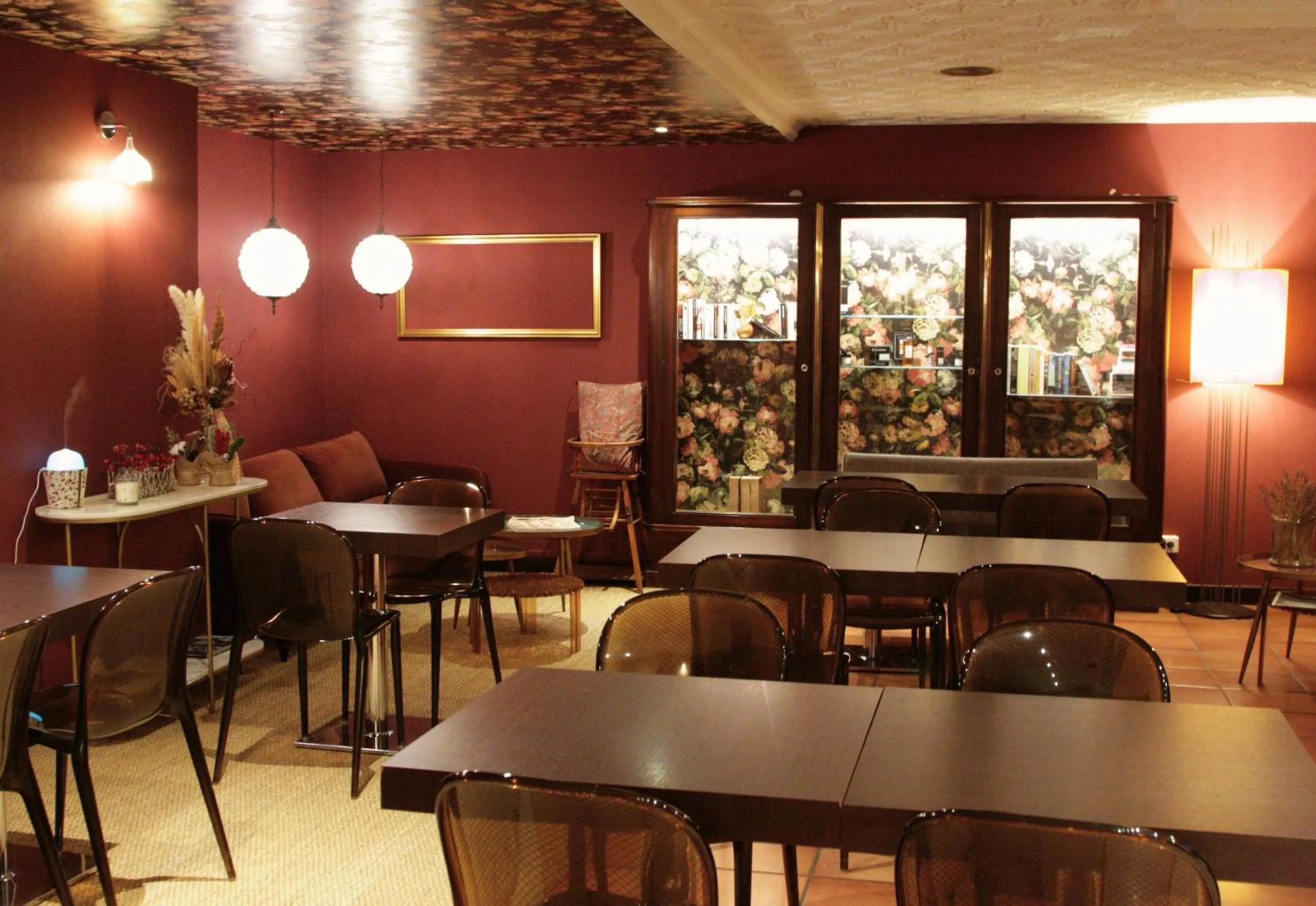 Seating area in Hôtel Albion