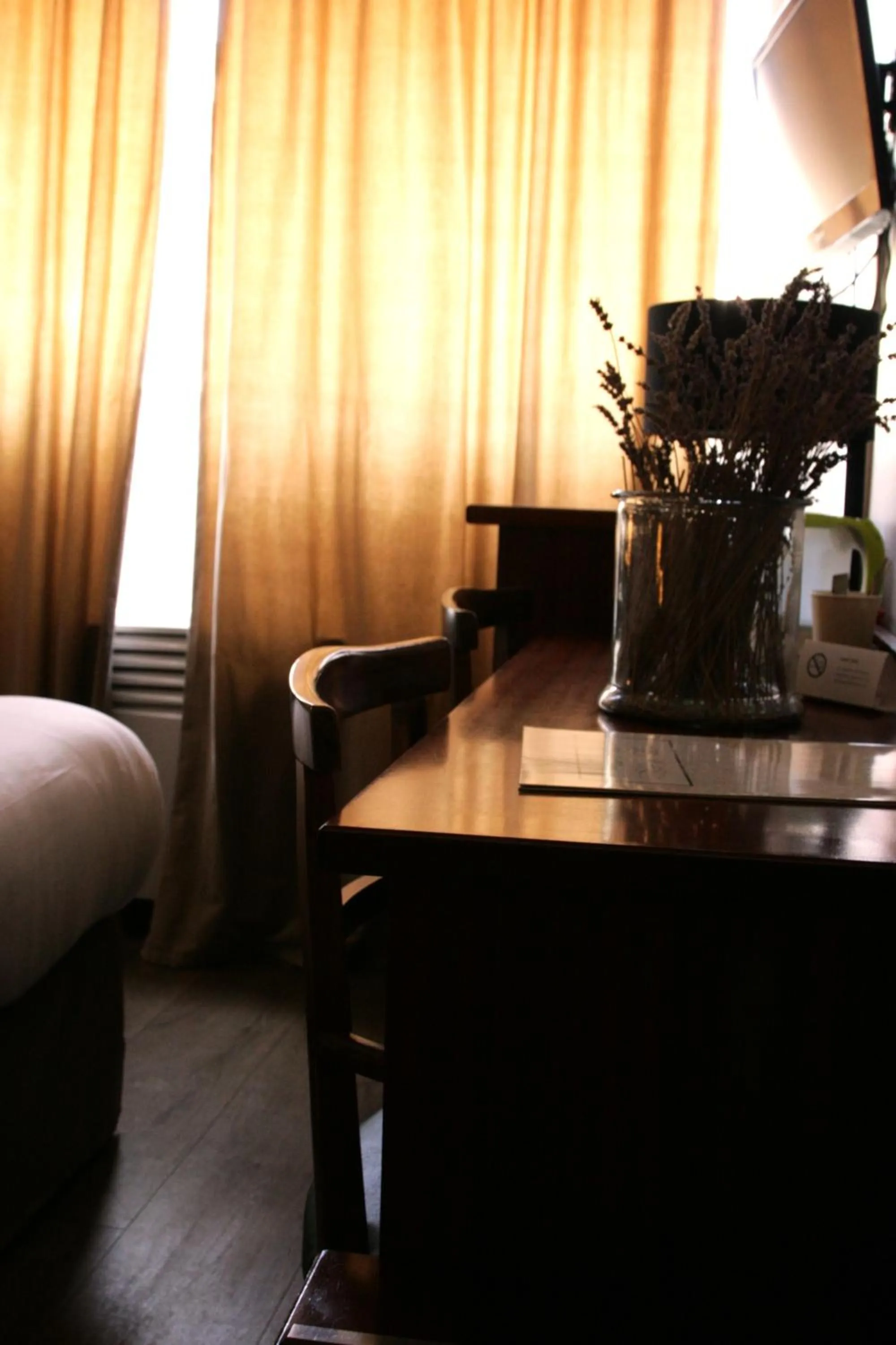 Shower in Hôtel Albion