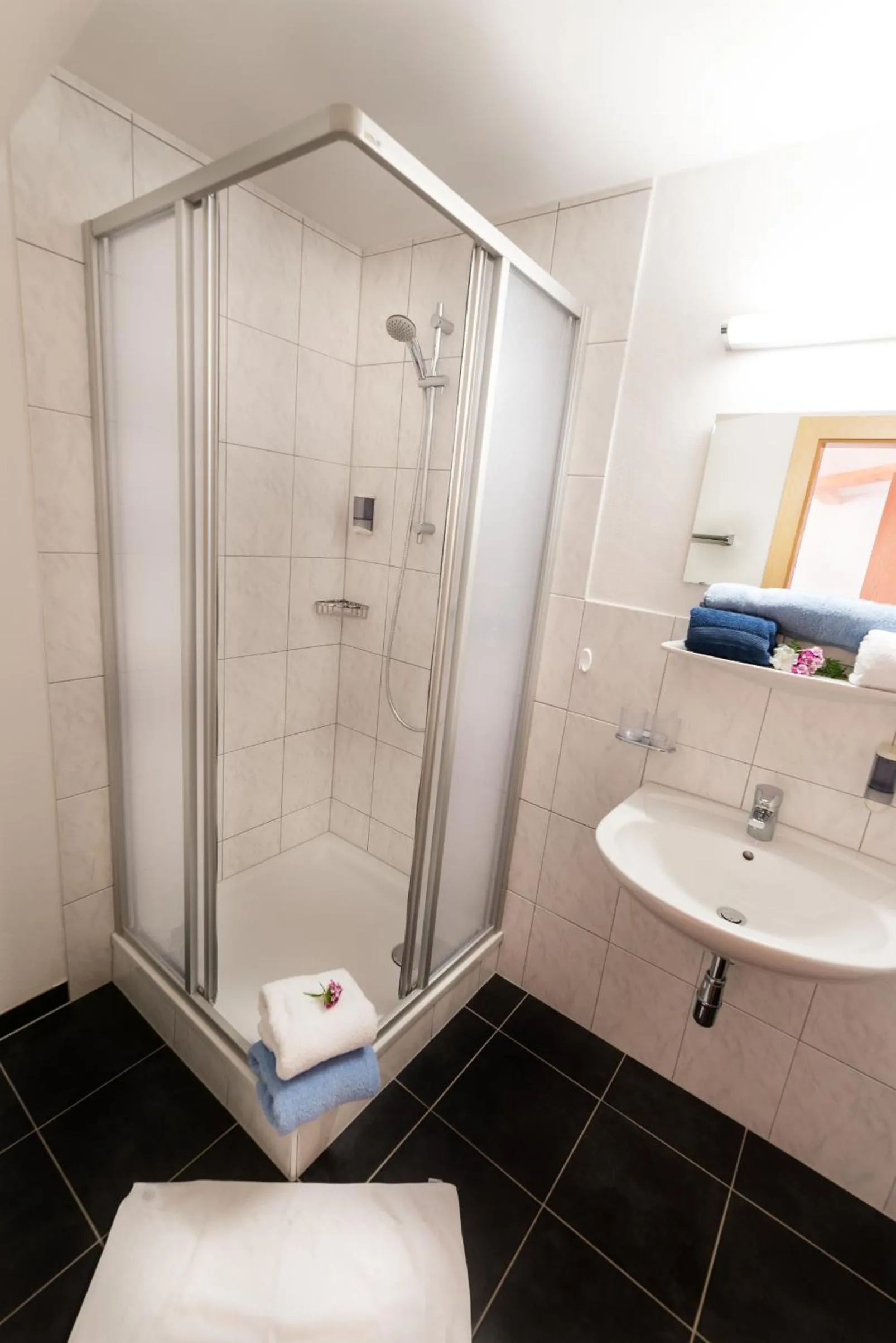 Bathroom in "Quality Hosts Arlberg" Hotel-Gasthof Freisleben