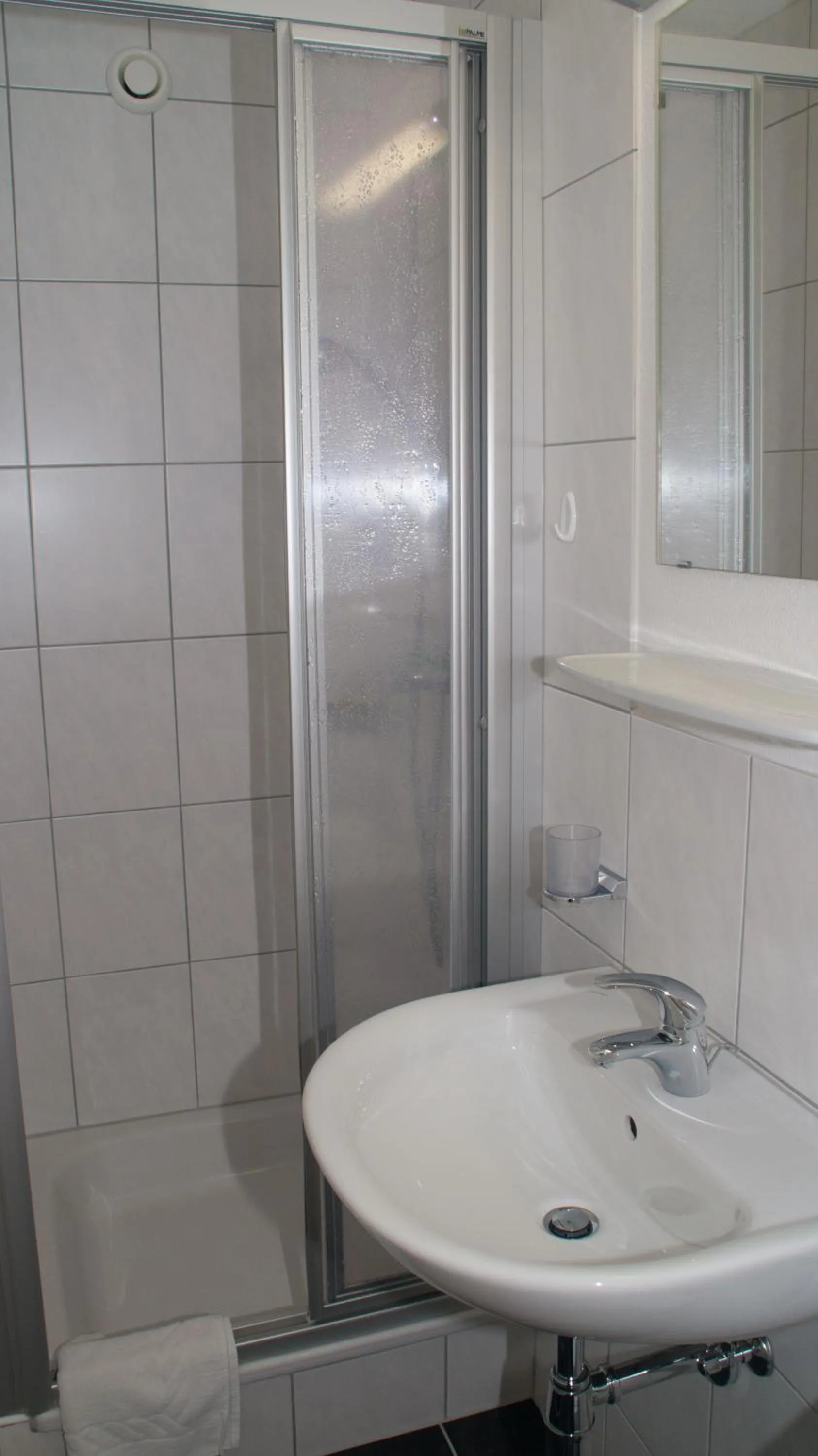 Bathroom in "Quality Hosts Arlberg" Hotel-Gasthof Freisleben