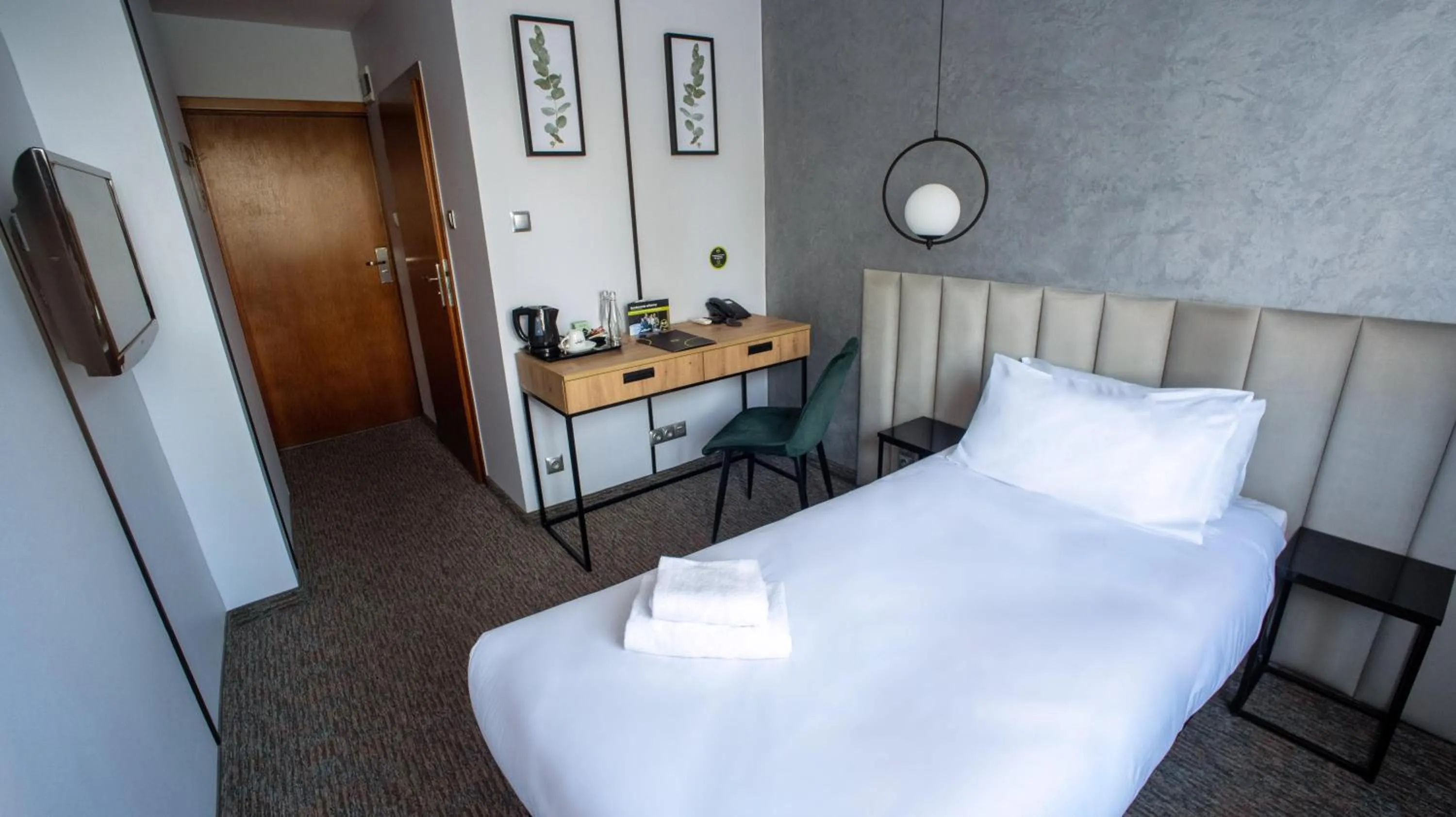 Photo of the whole room, Bed in B&B HOTEL Piotrków Trybunalski