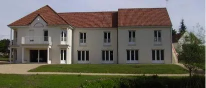 Facade/entrance in L'Orée des Châteaux