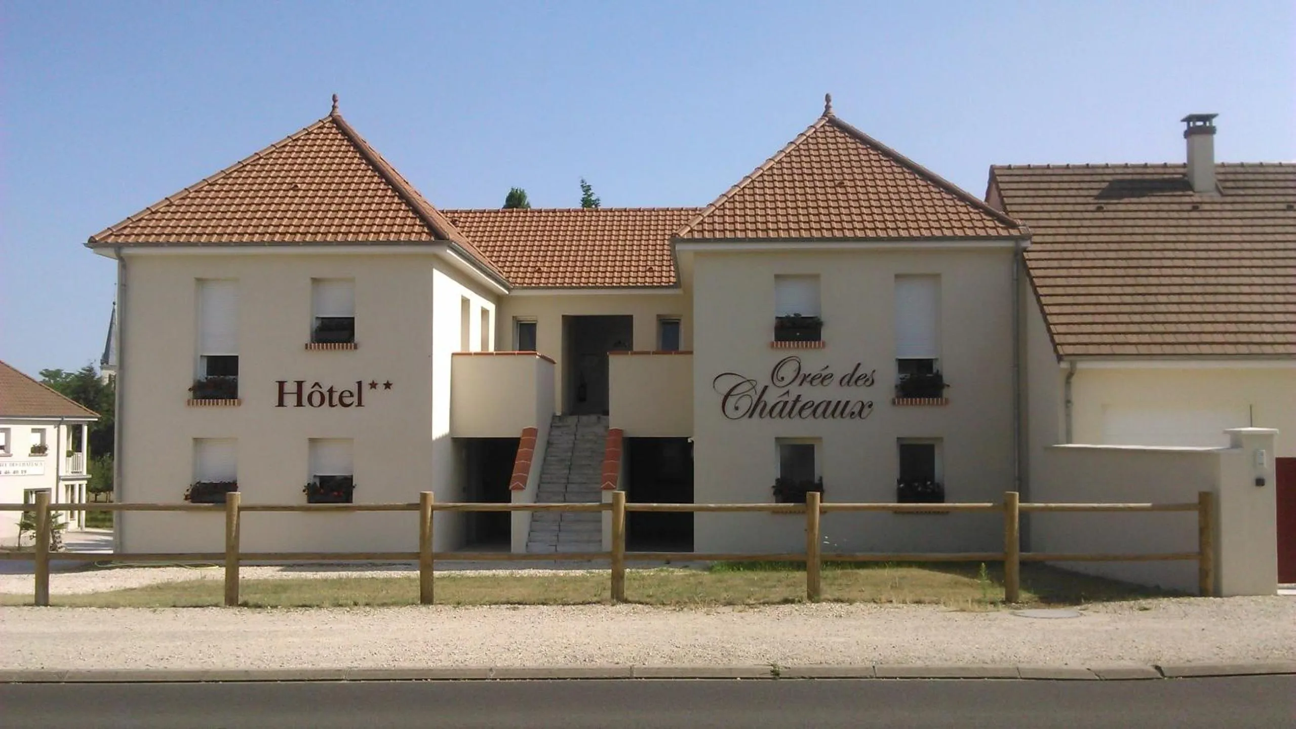 Property building in L'Orée des Châteaux