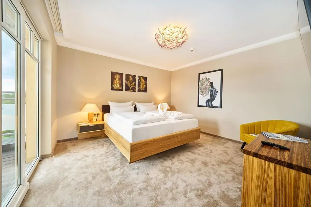 Bedroom, Bed in Strandpalais Prinz von Preussen - Anbau vom Strandhotel Preussenhof