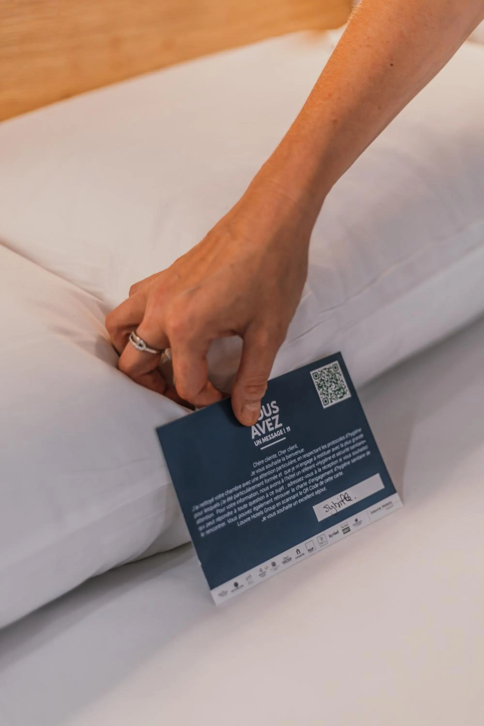 Logo/Certificate/Sign, Bed in Kyriad Direct Bordeaux Est Lormont