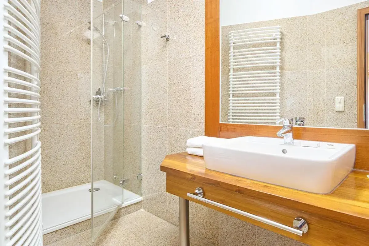 Shower, Bathroom in Strandvilla Viktoria - Anbau vom Strandhotel Preussenhof
