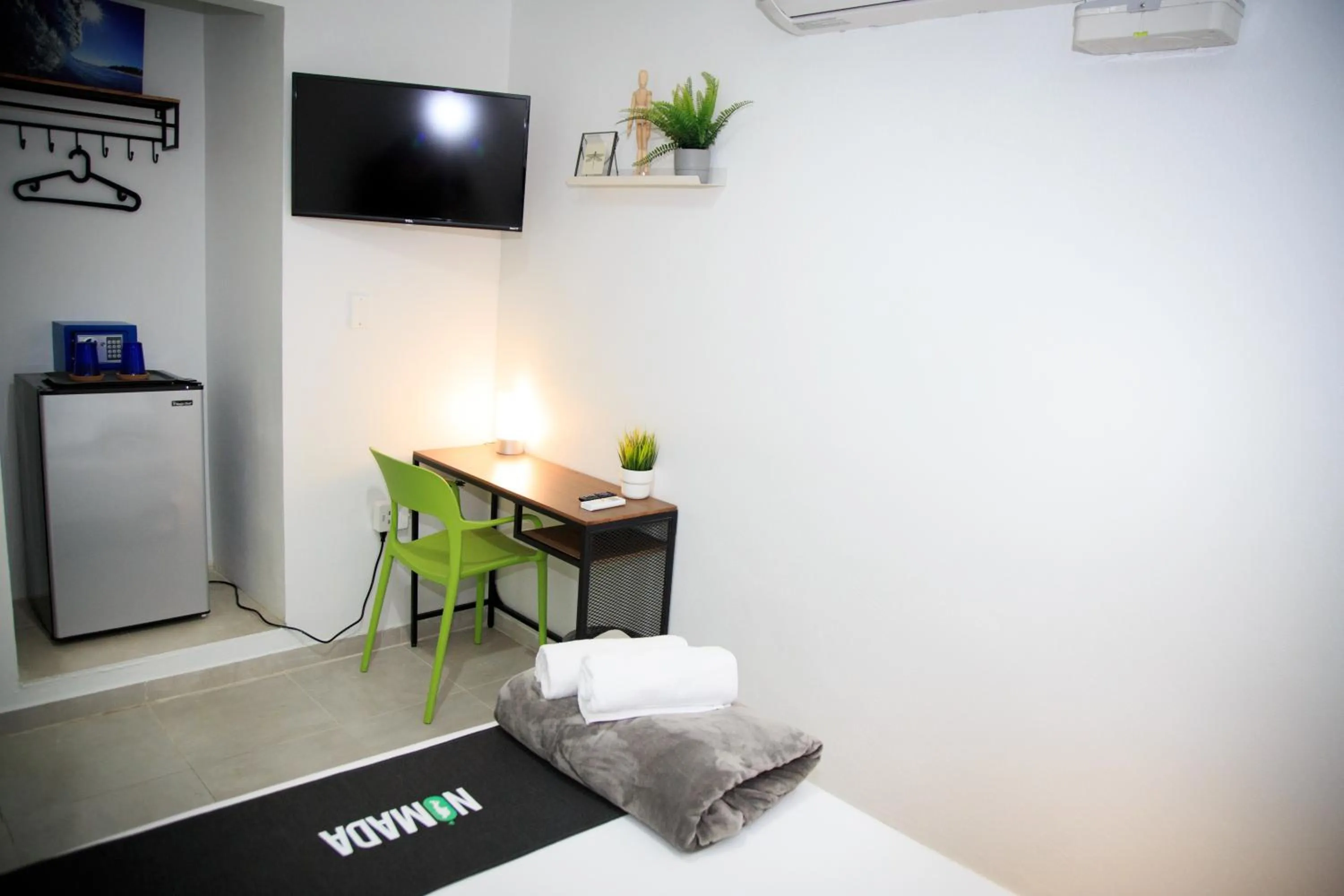 TV and multimedia in Nomada Beach Hostel- Isla Verde