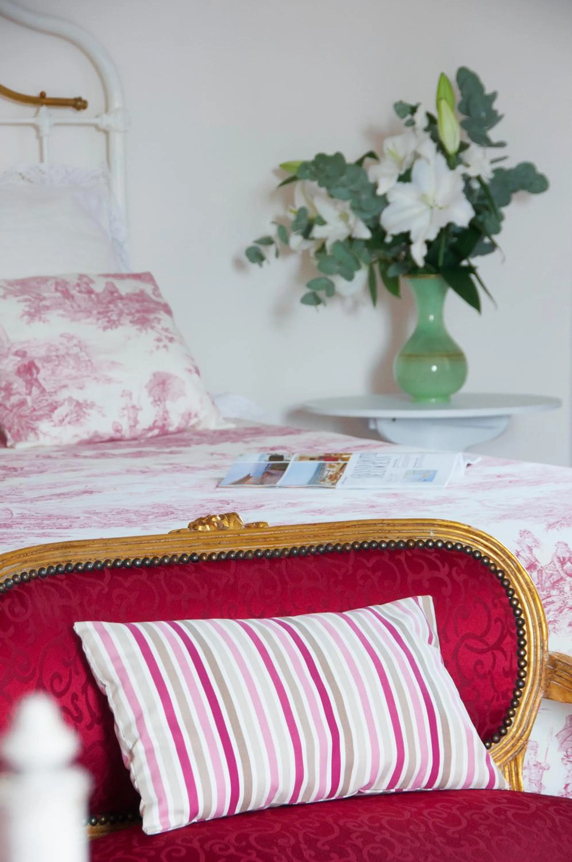 Decorative detail, Bed in Logis Hôtel Restaurant Château Bellevue