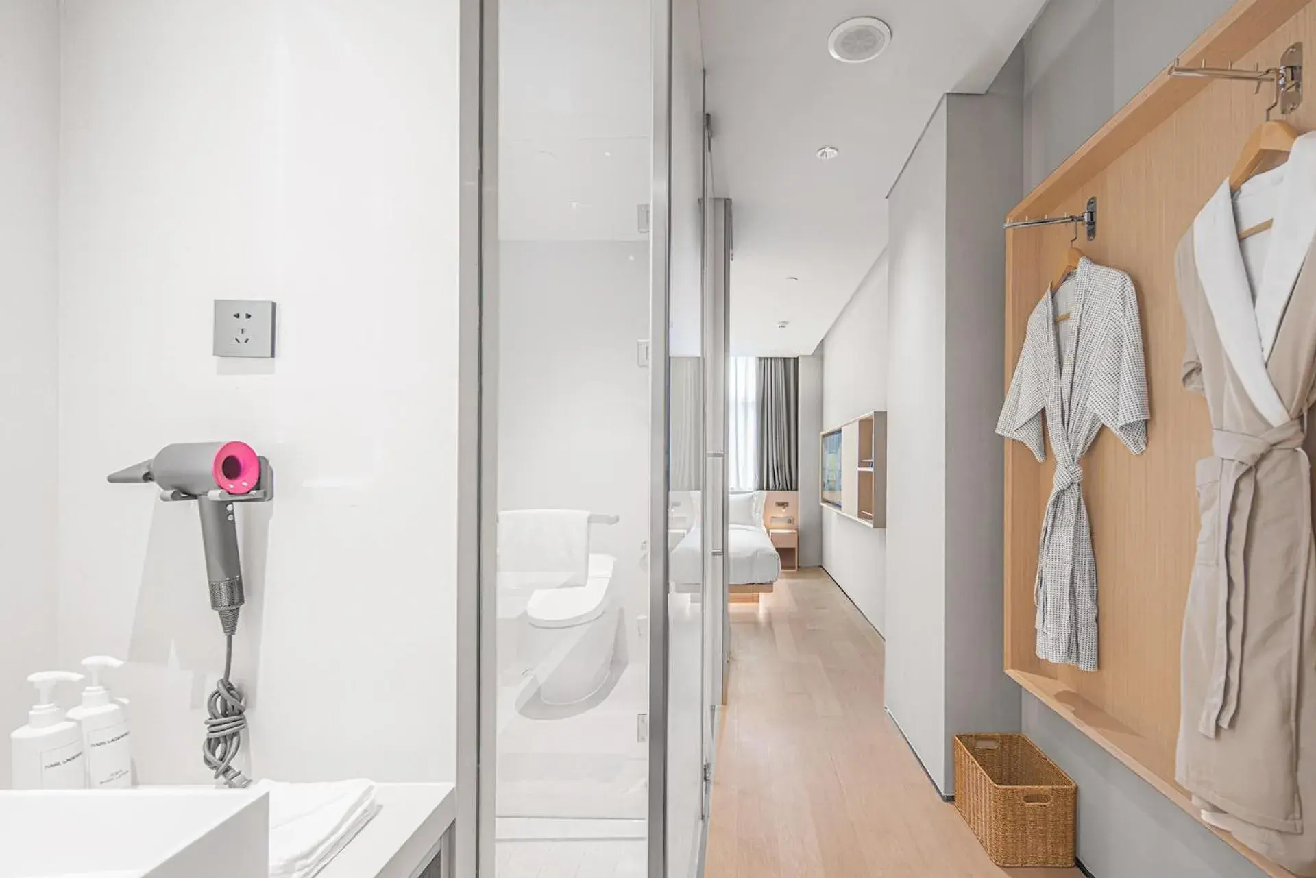 Standard Queen Room - single occupancy in HOTEL ANDI Townscape Wuhan Standard Queen Room - single occupancy in HOTEL ANDI Townscape Wuhan