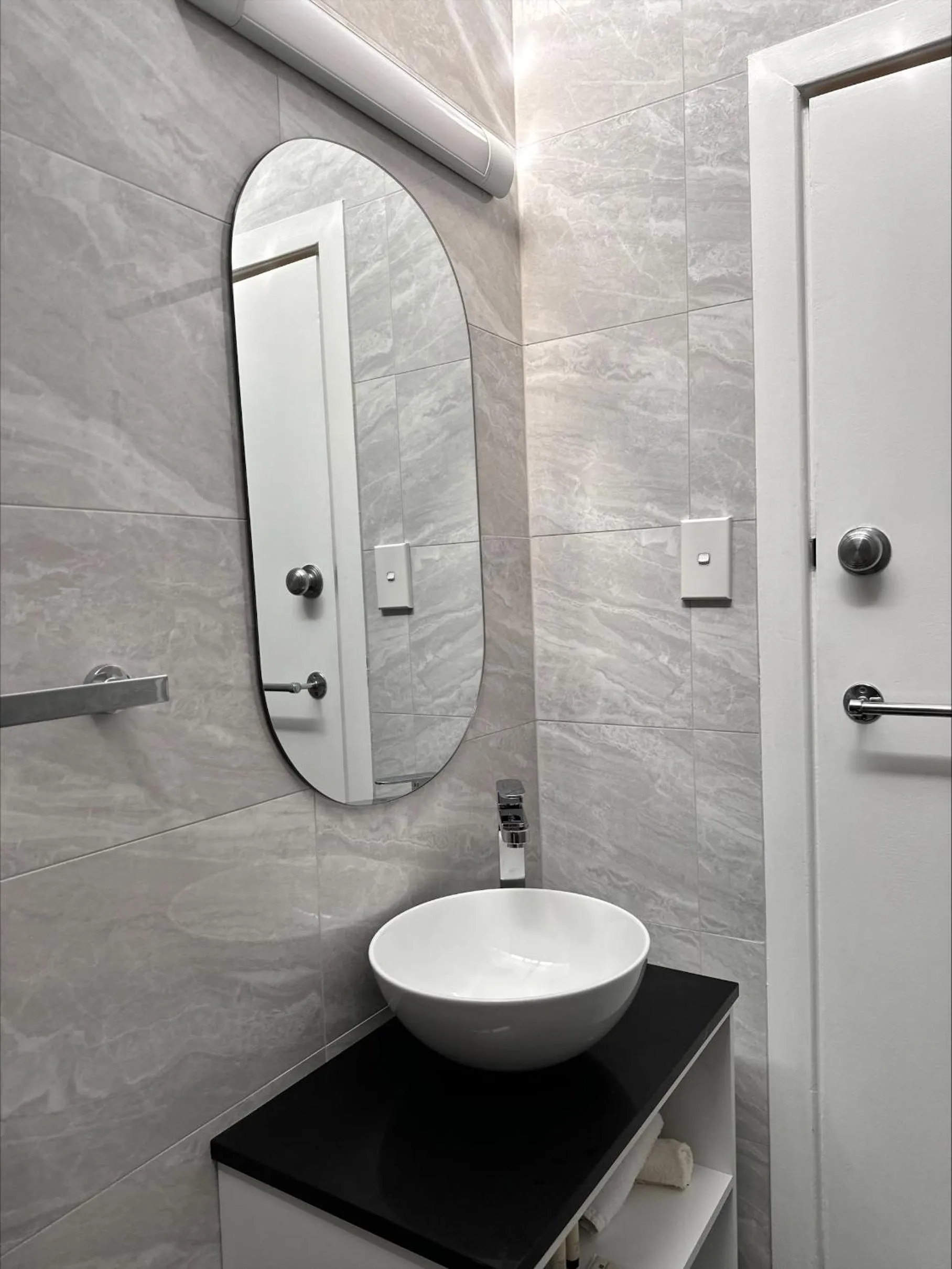 Bathroom in CBD GI Motel