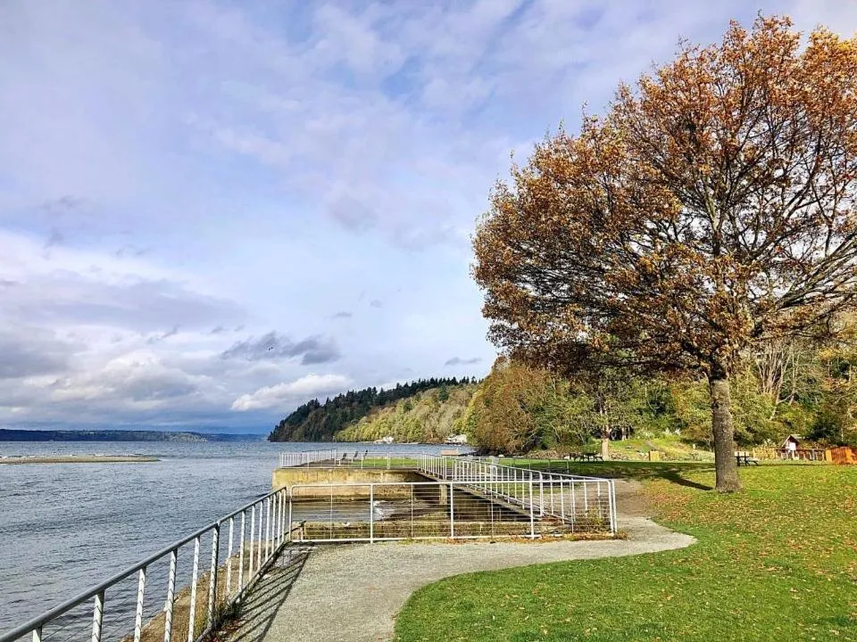 Beach in Marina Inn Des Moines / SeaTac