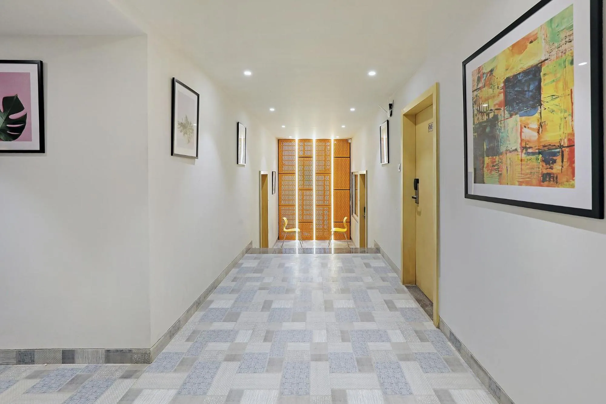 Lobby or reception in FabHotel Yellow Courtyard