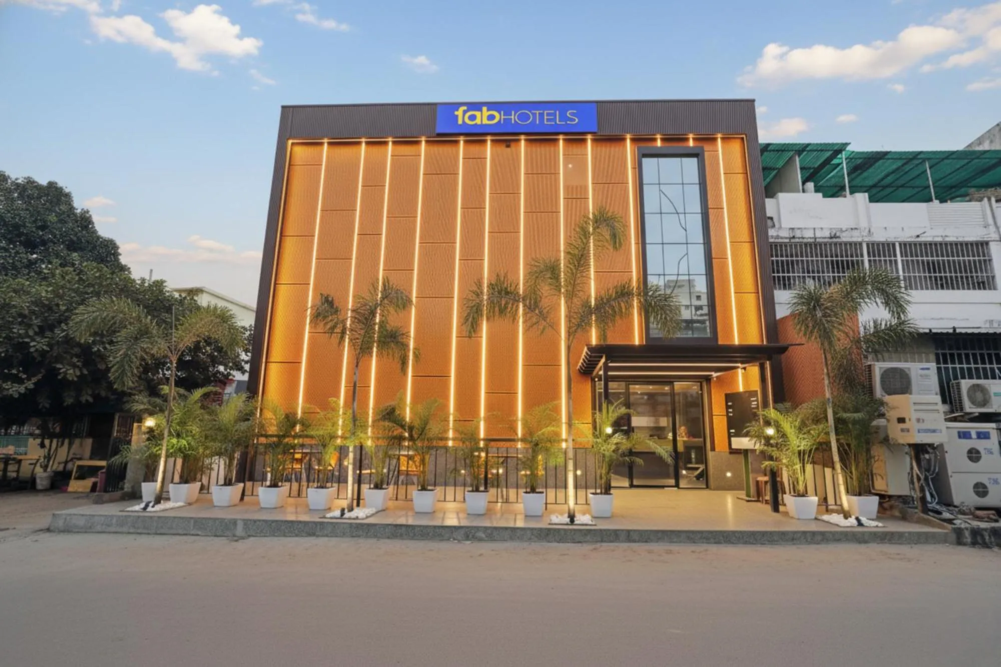 Facade/entrance in FabHotel Yellow Courtyard