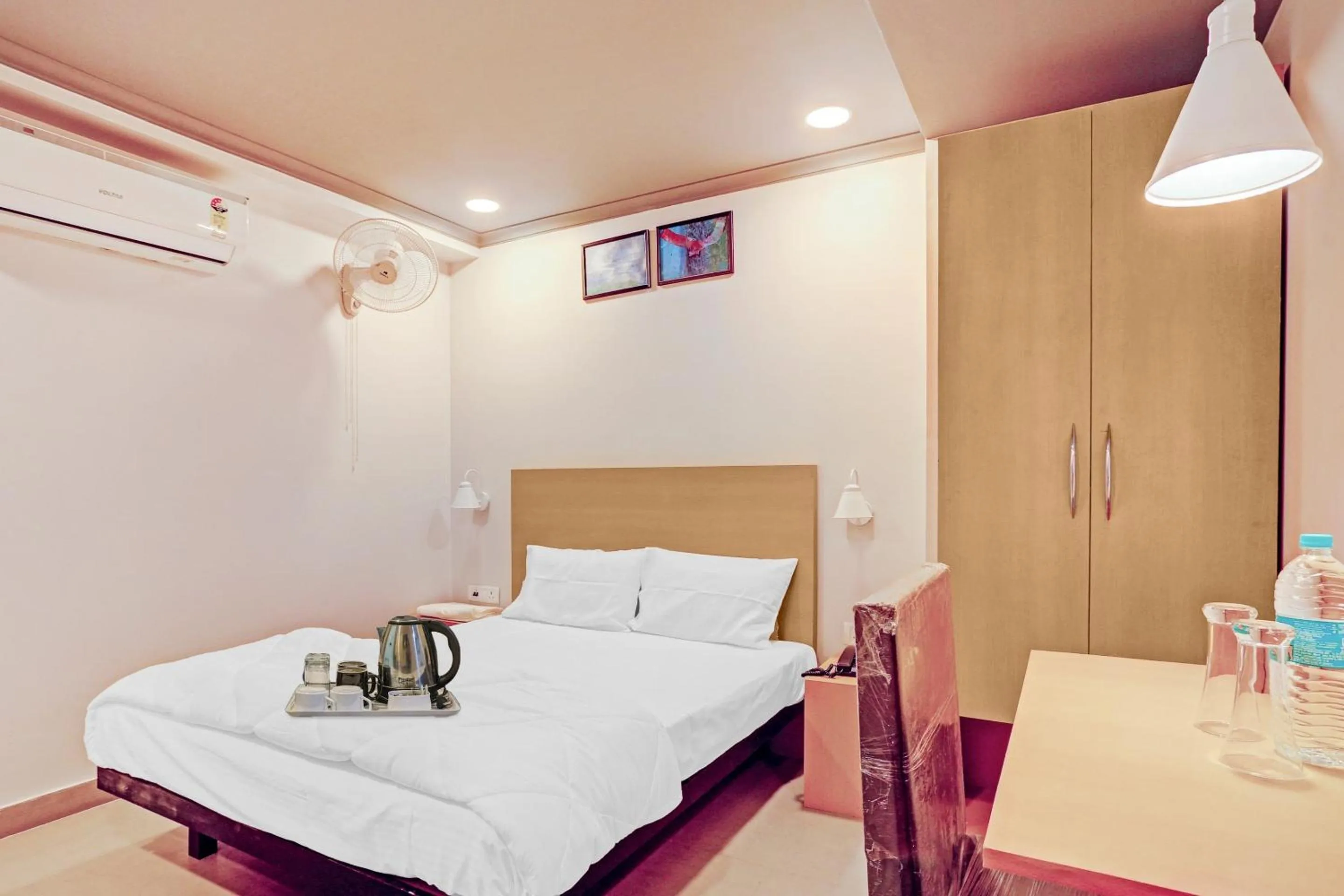 Bedroom in Collection O One Hotel