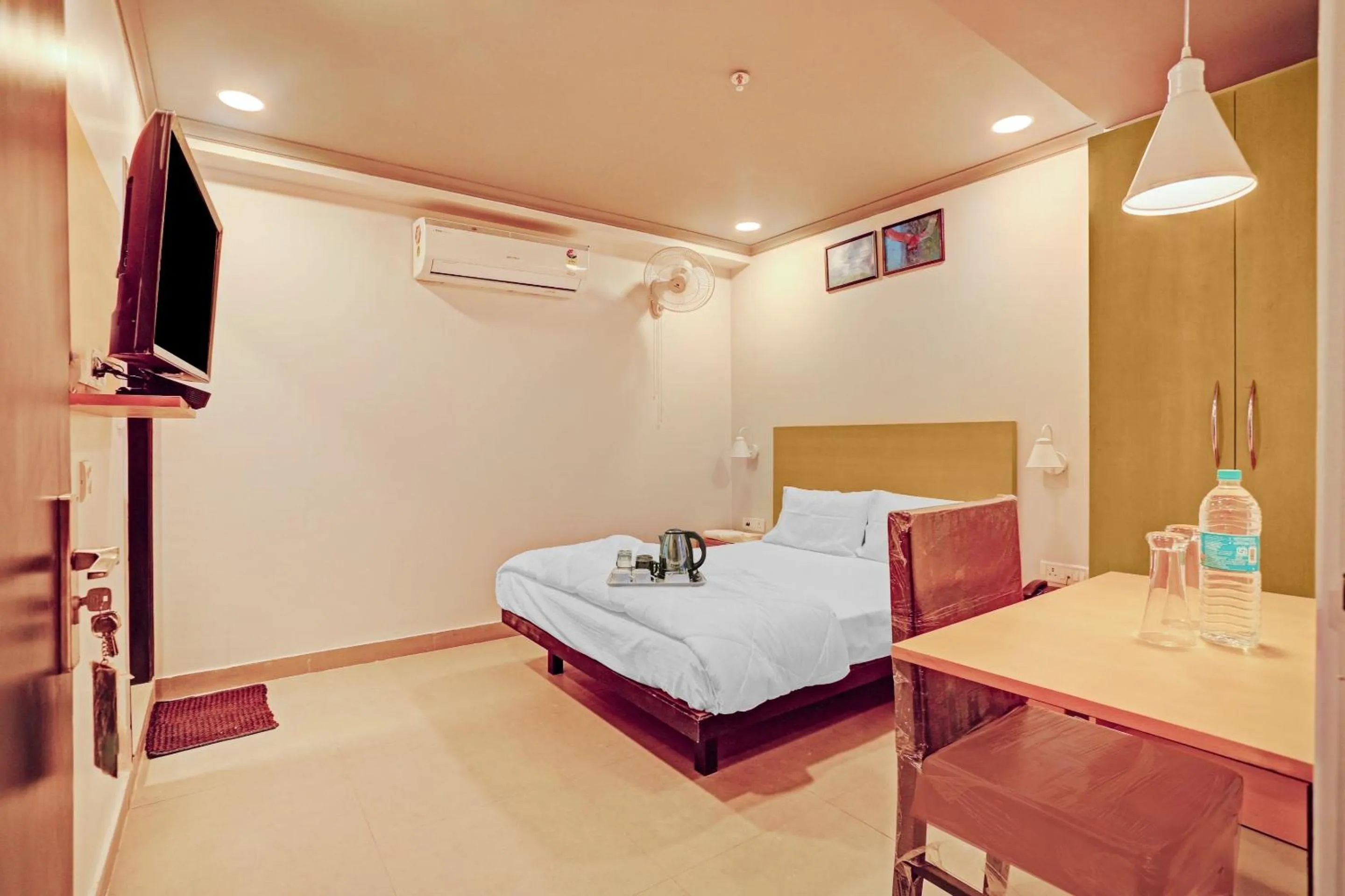 Bedroom in Collection O One Hotel