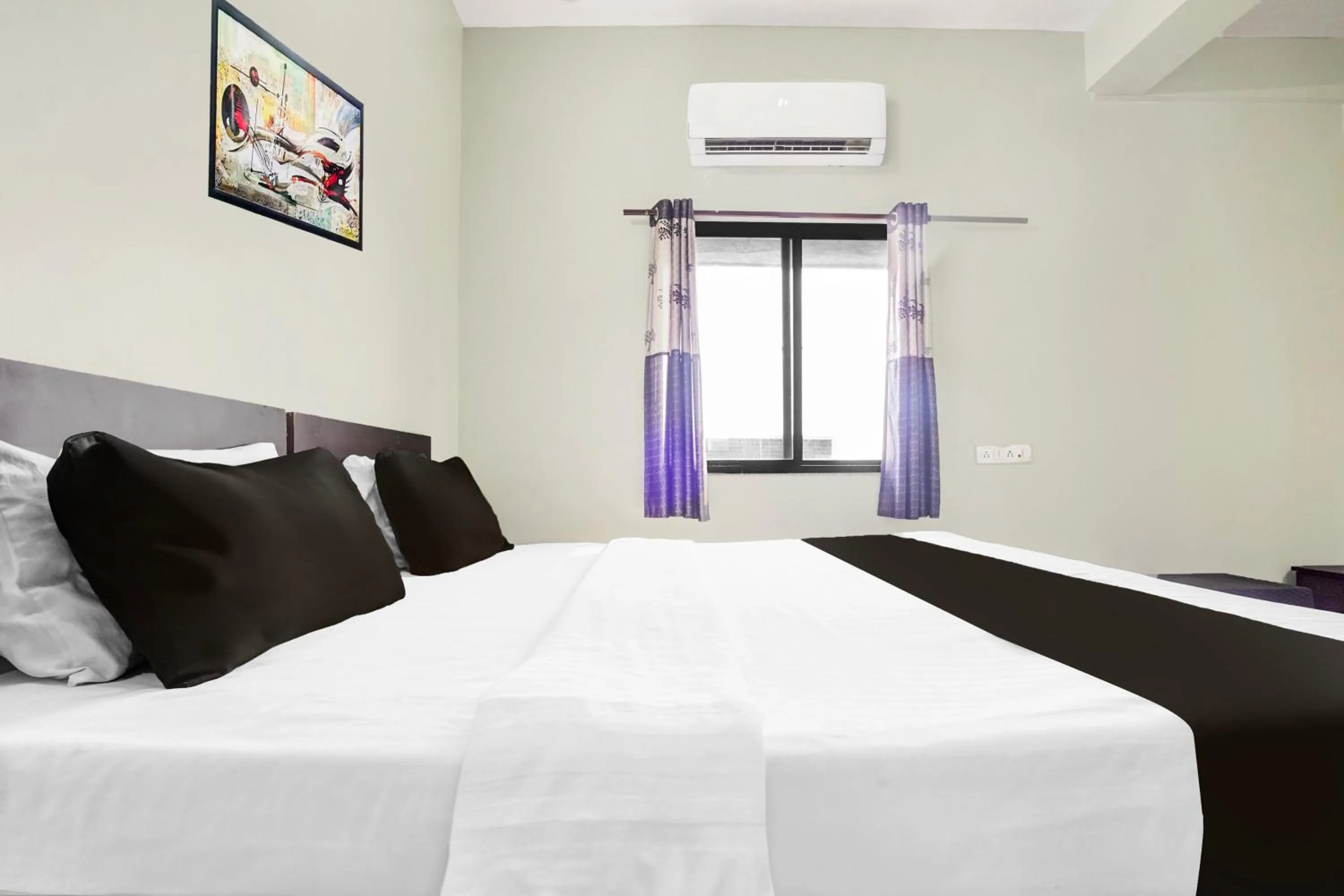 Bedroom, Bed in Super Hotel O Rajendra Nagar Hingna Road