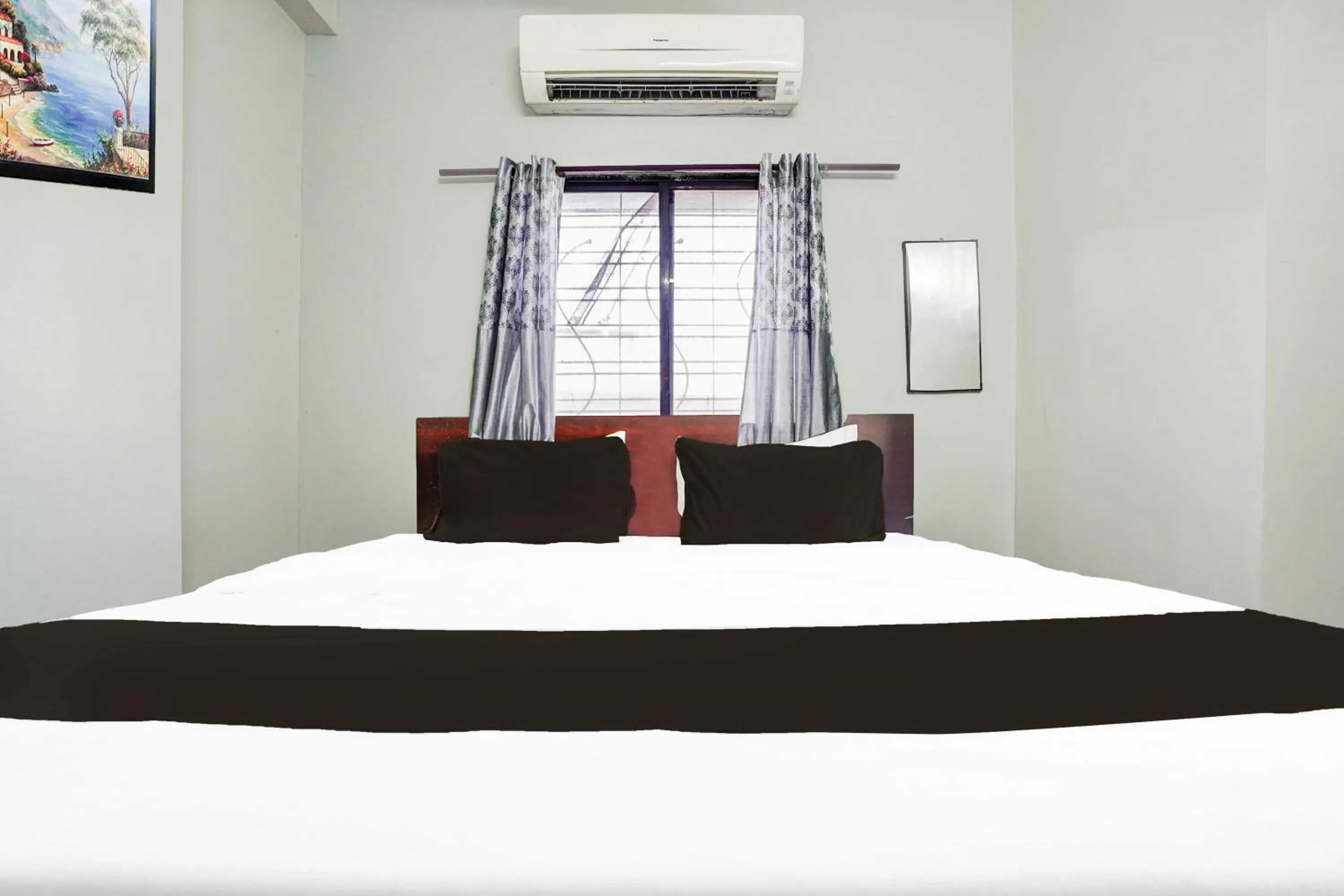 Bedroom, Bed in Super Hotel O Rajendra Nagar Hingna Road