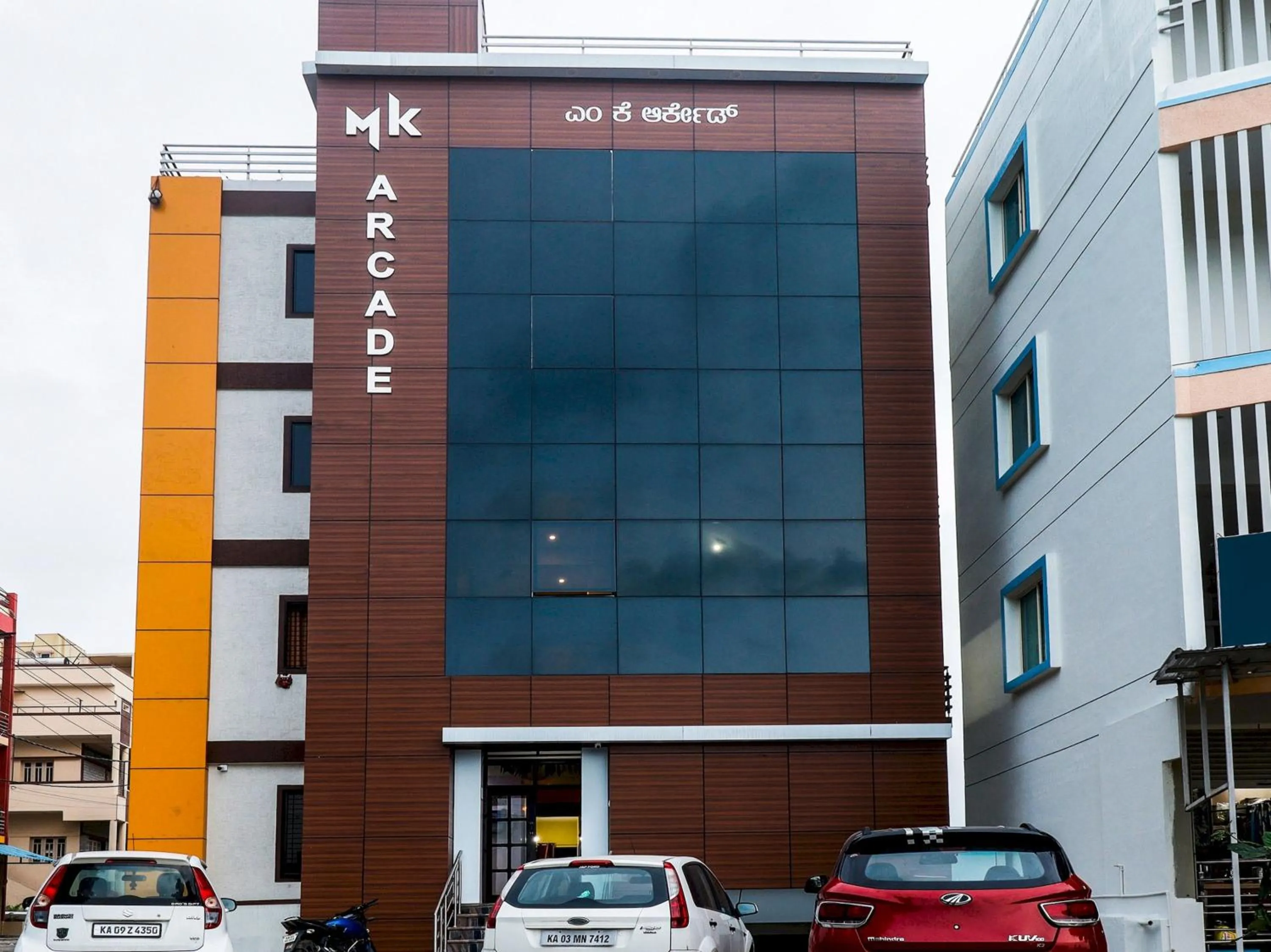 Facade/entrance in Hotel O MK Arcade