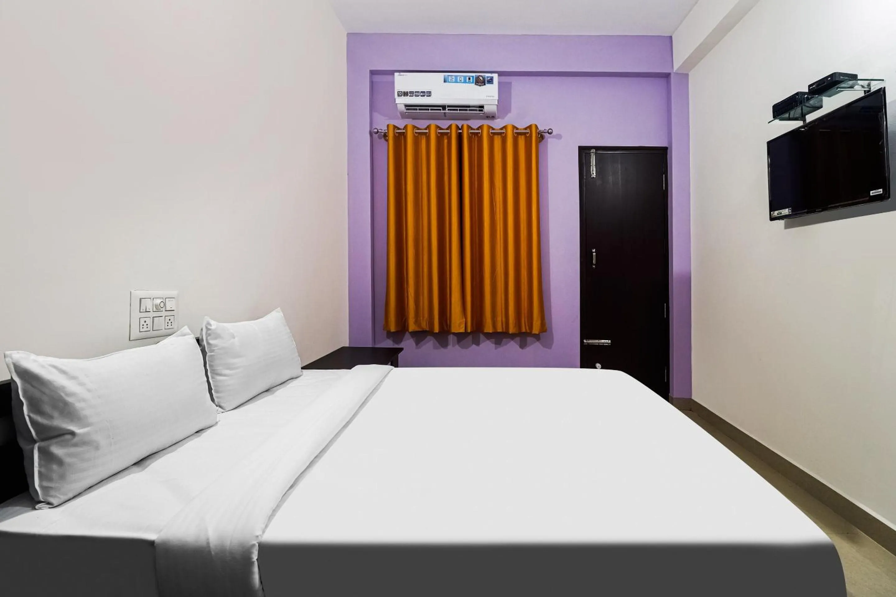 Bedroom, Bed in Hotel O MK Arcade