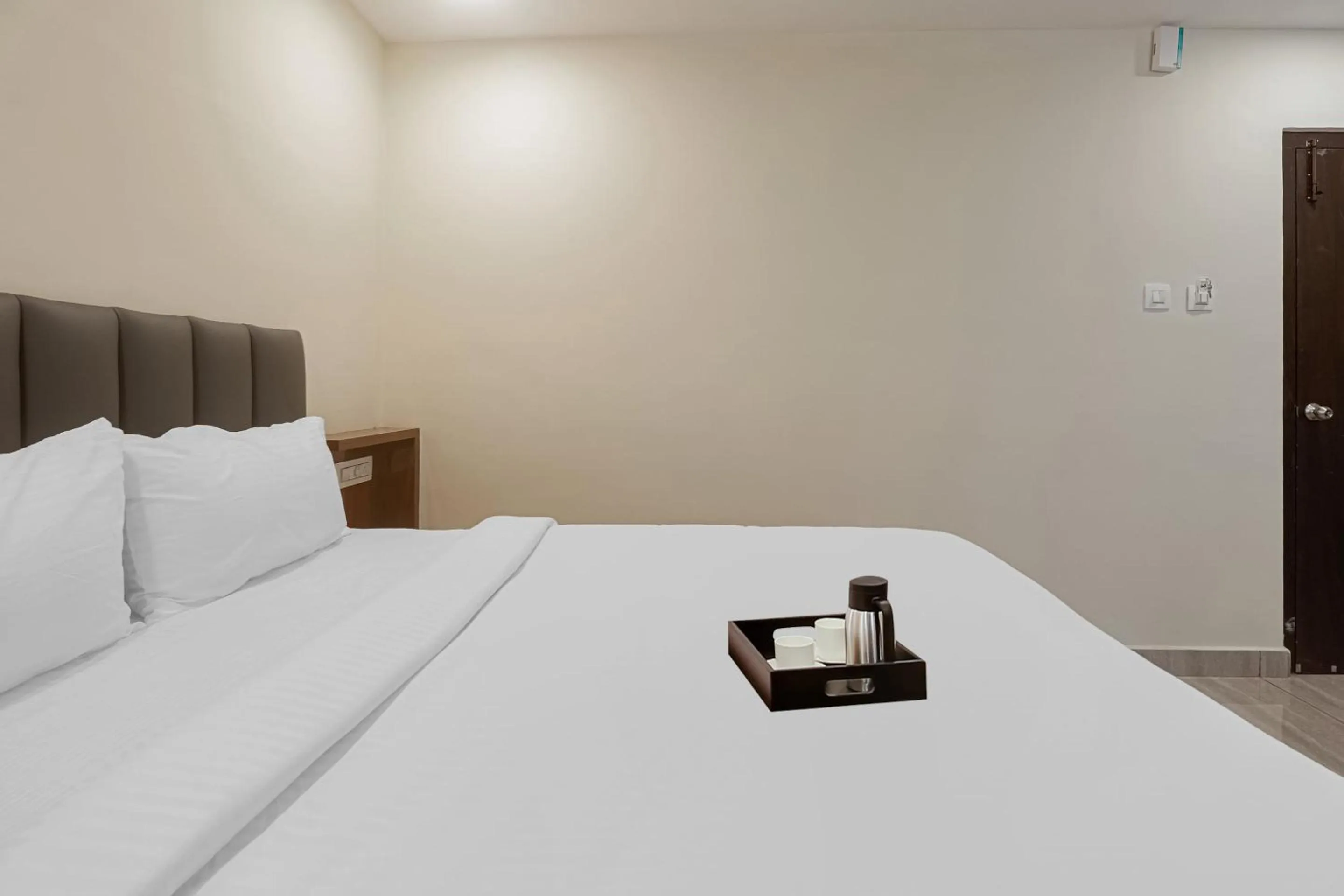 Bedroom, Bed in Townhouse DJ Grand