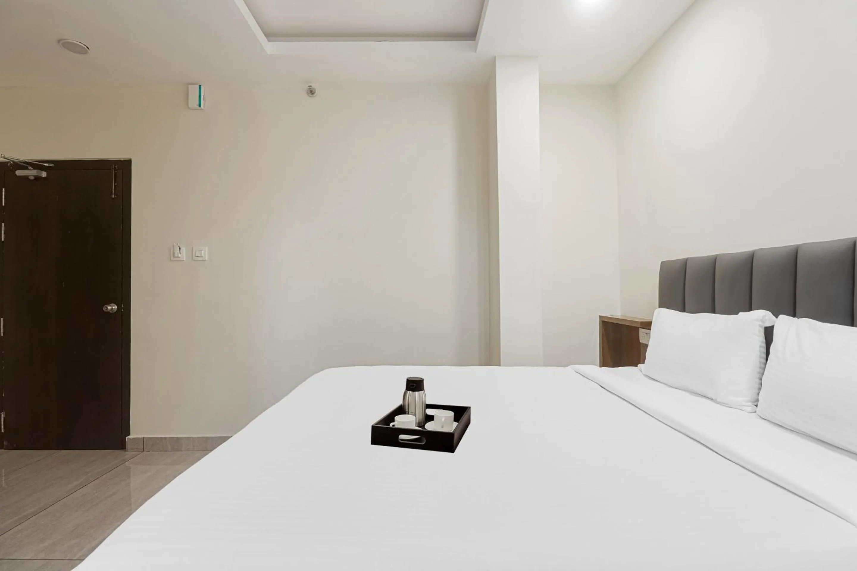 Bedroom, Bed in Townhouse DJ Grand