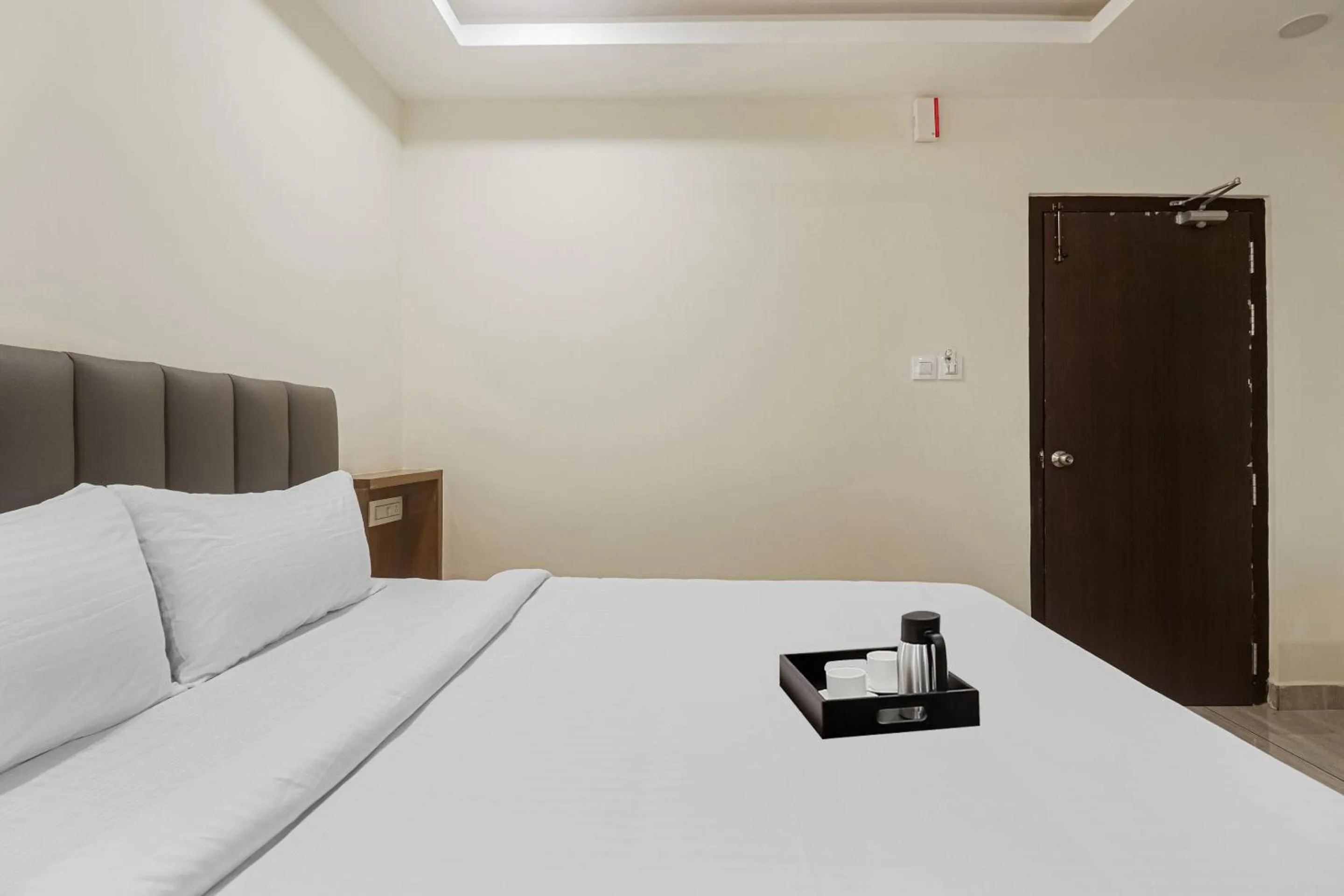 Bedroom, Bed in Townhouse DJ Grand