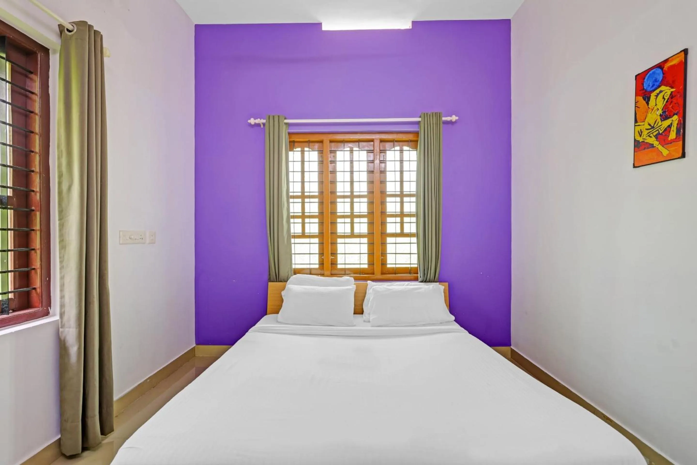 Bedroom, Bed in Super Capital O Pop Tavern Kazhakkottam