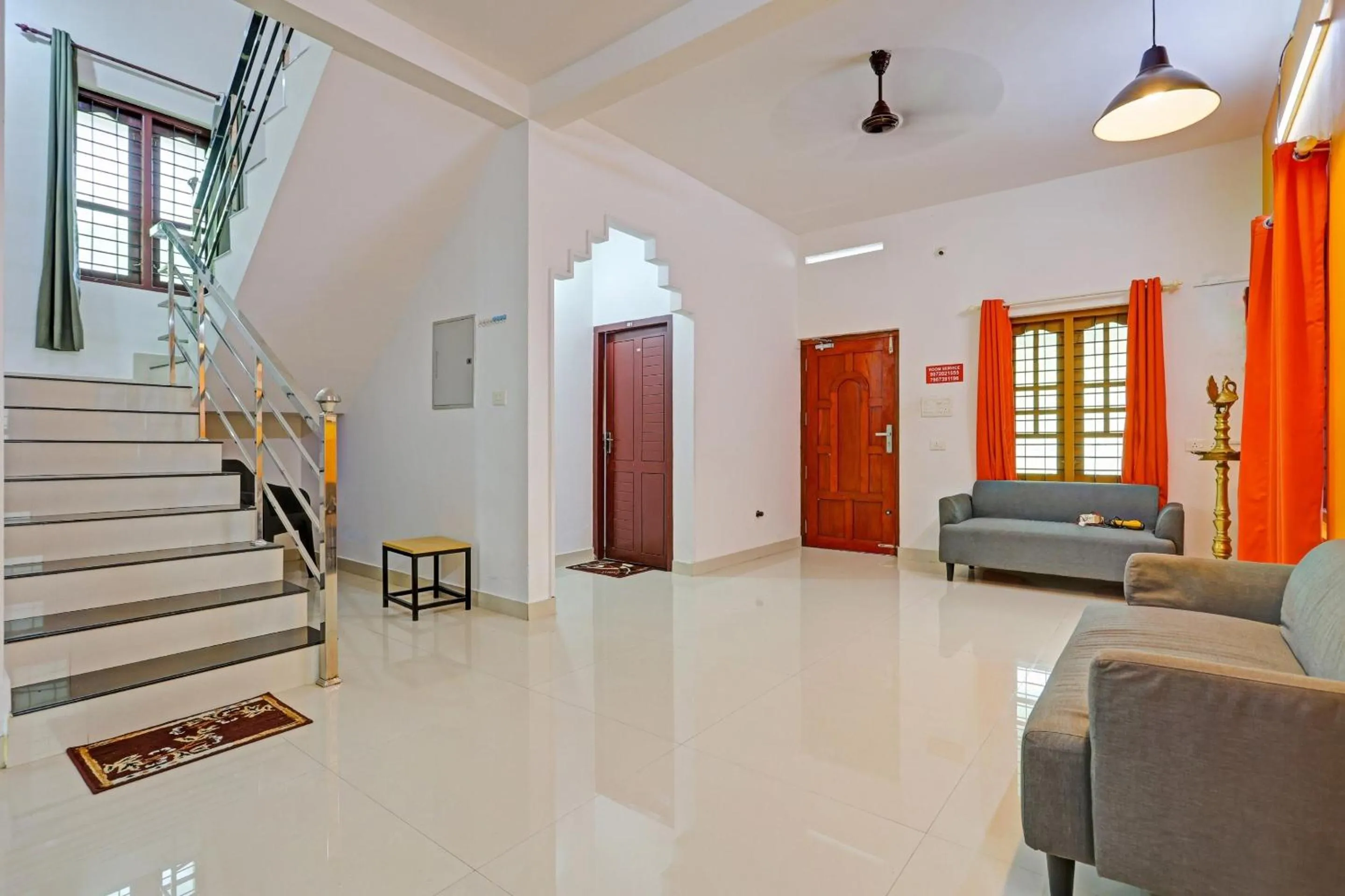 Lobby or reception in Super Capital O Pop Tavern Kazhakkottam